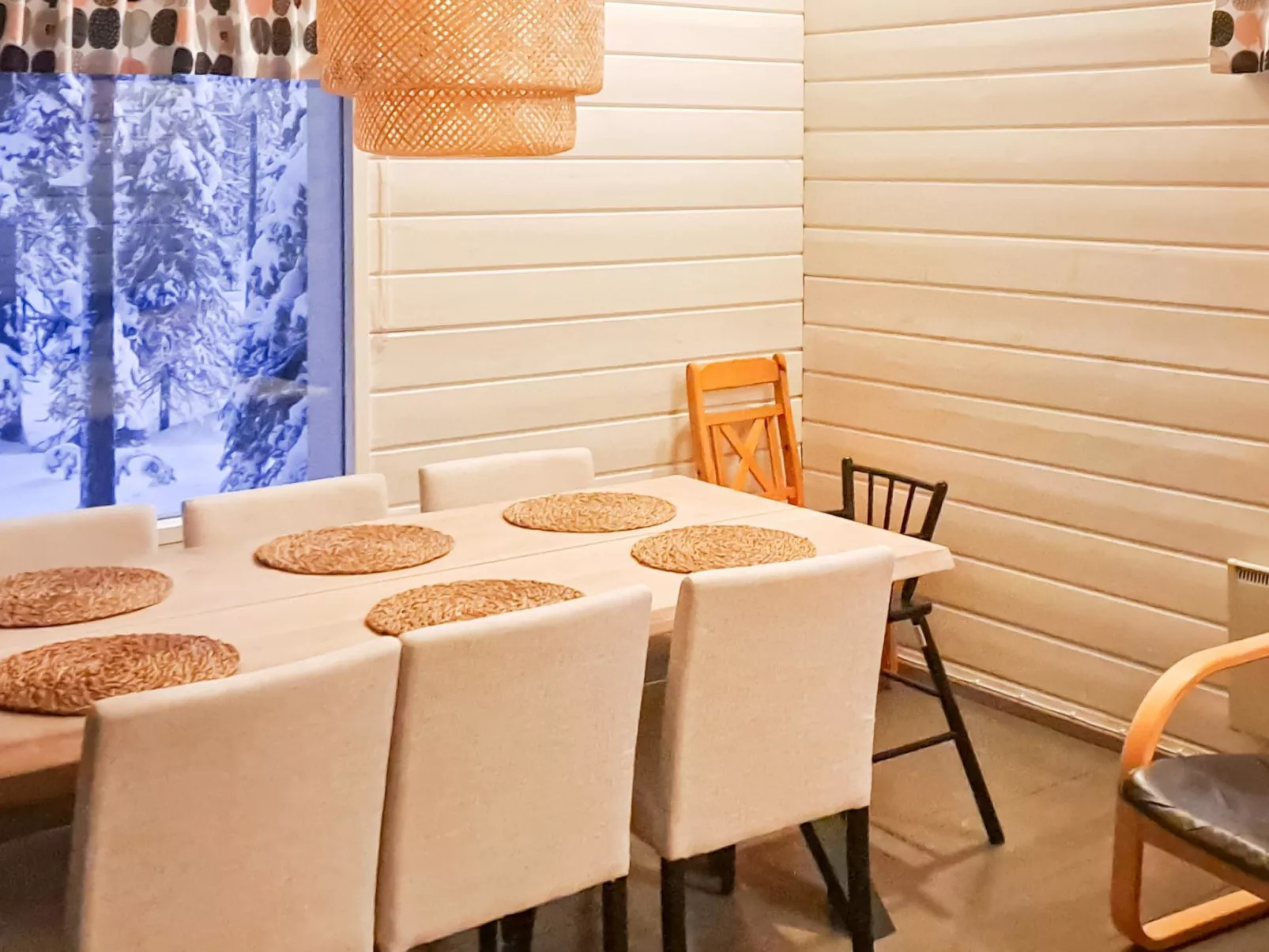 Pajalan piilopirtti-Binnen