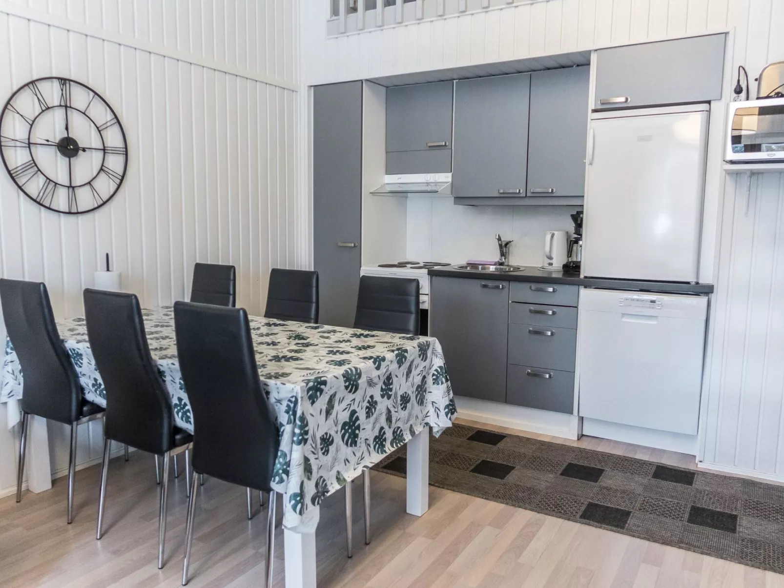 Lomakatti 7 b-Binnen