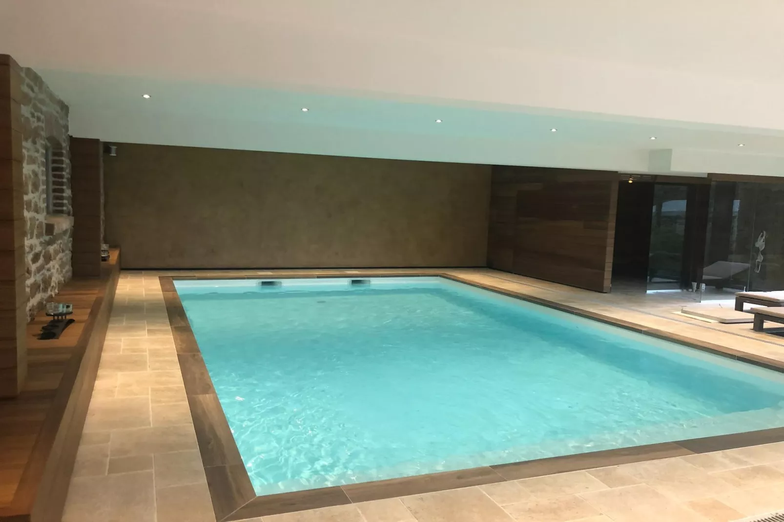 Belle Rose-Image-tags.