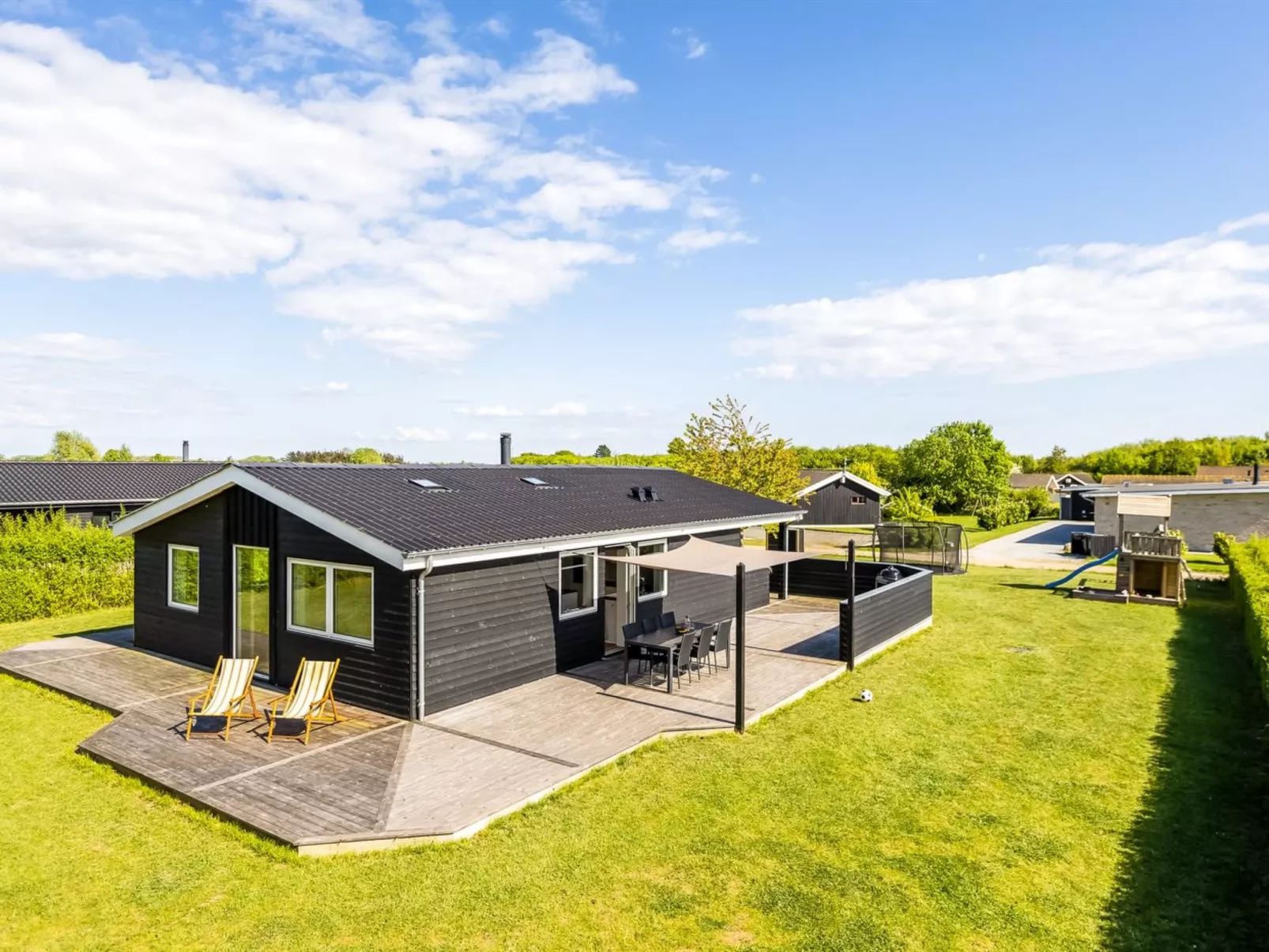 "Helmtrud" - 700m from the sea-Buiten