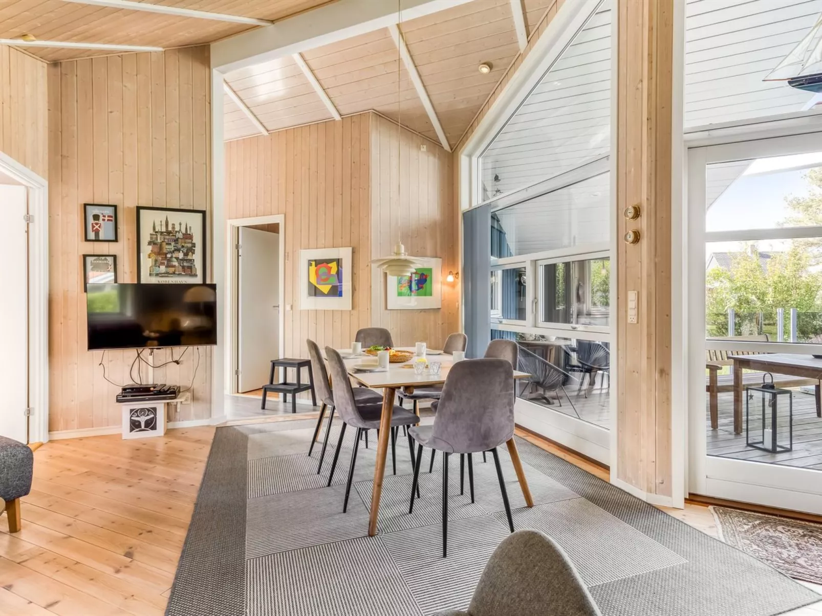 "Winona" - 250m from the sea-Binnen