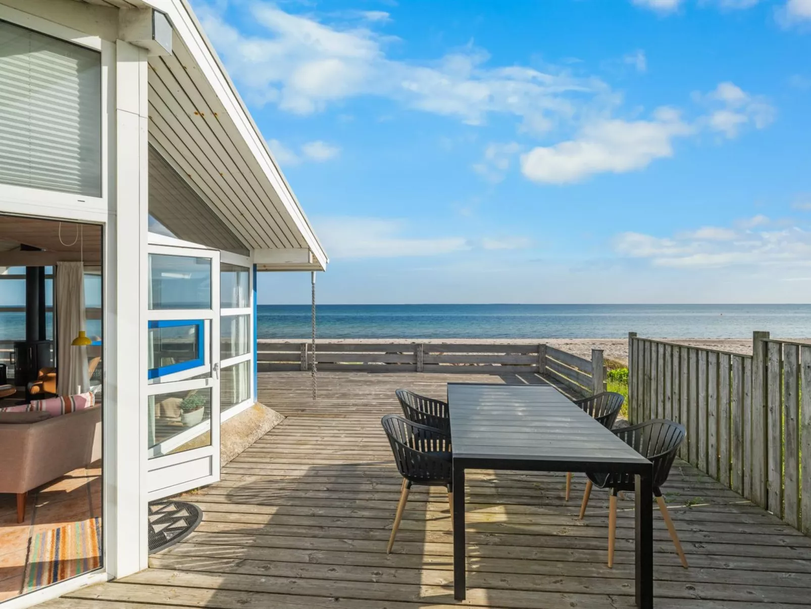 "Amila" - 10m from the sea-Buiten