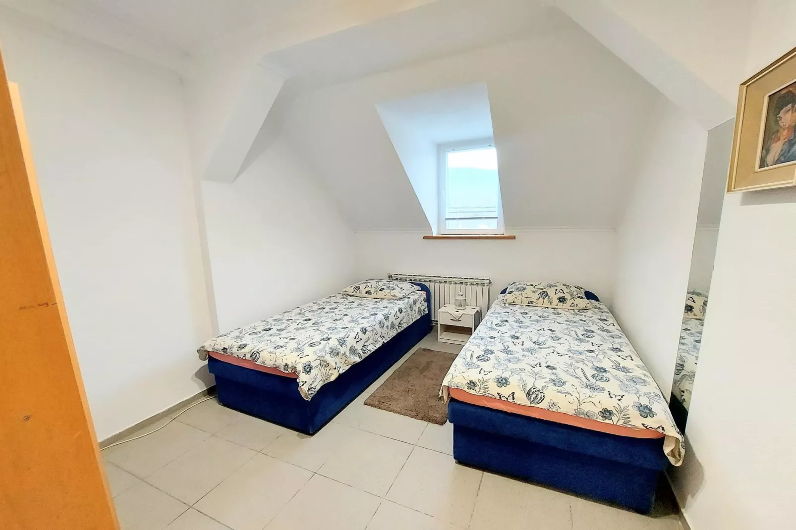 Apartments Jezerane - Four Bedroom Apartment with Balcony