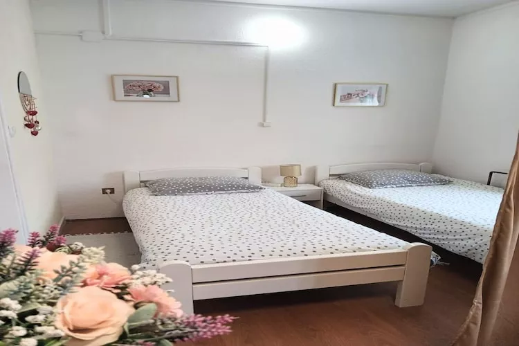 Apartments Jezerane - Studio Apartment