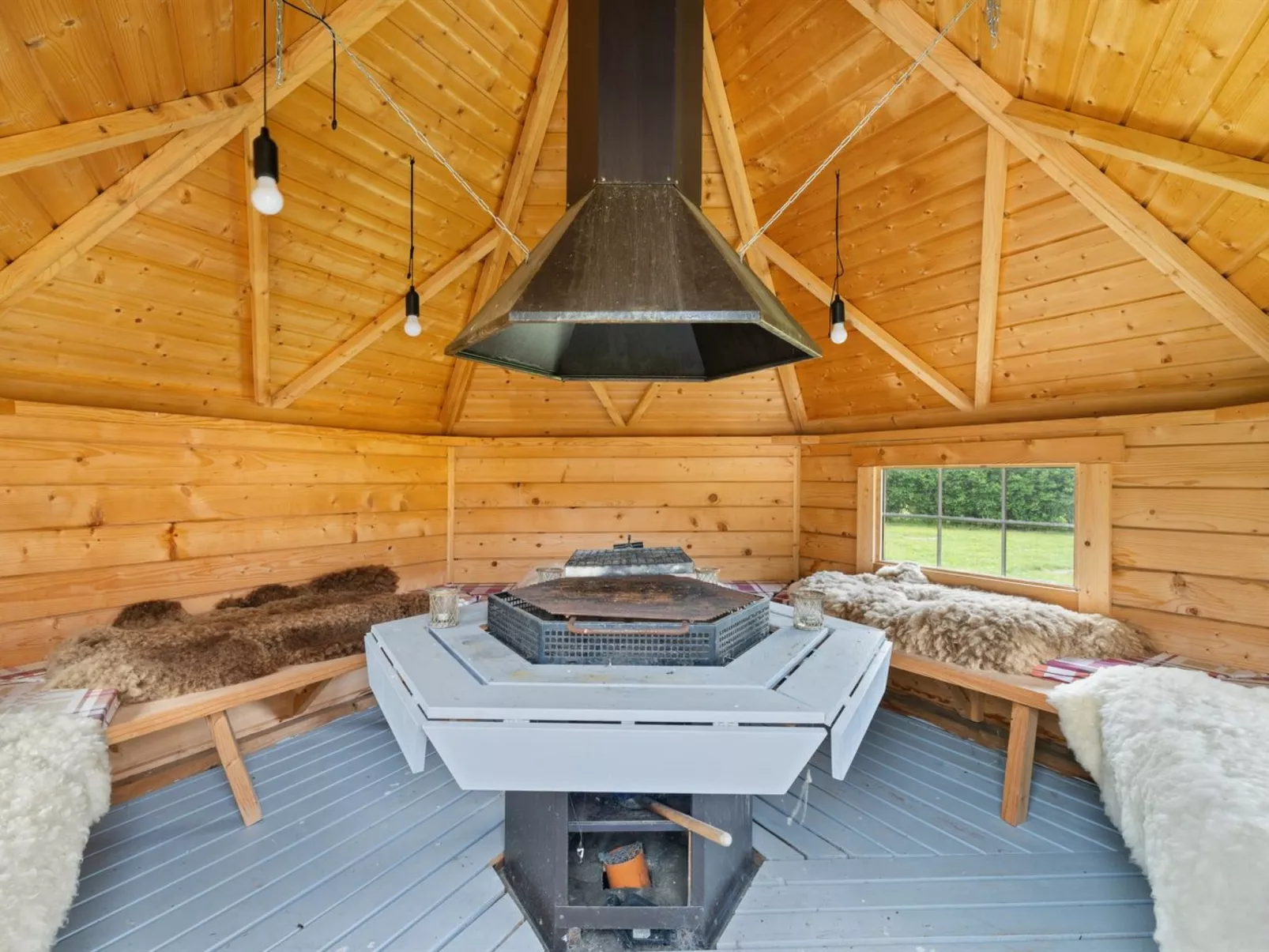 "Frederikke" - 875m from the sea-Binnen