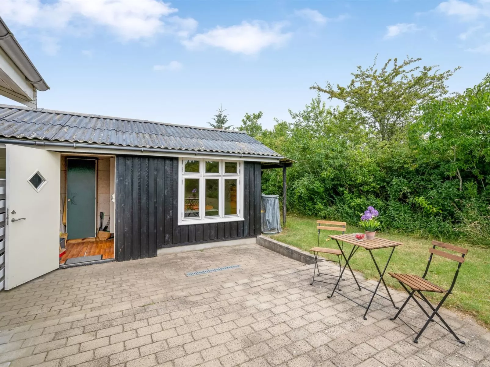 "Blesse" - 500m to the fjord-Buiten