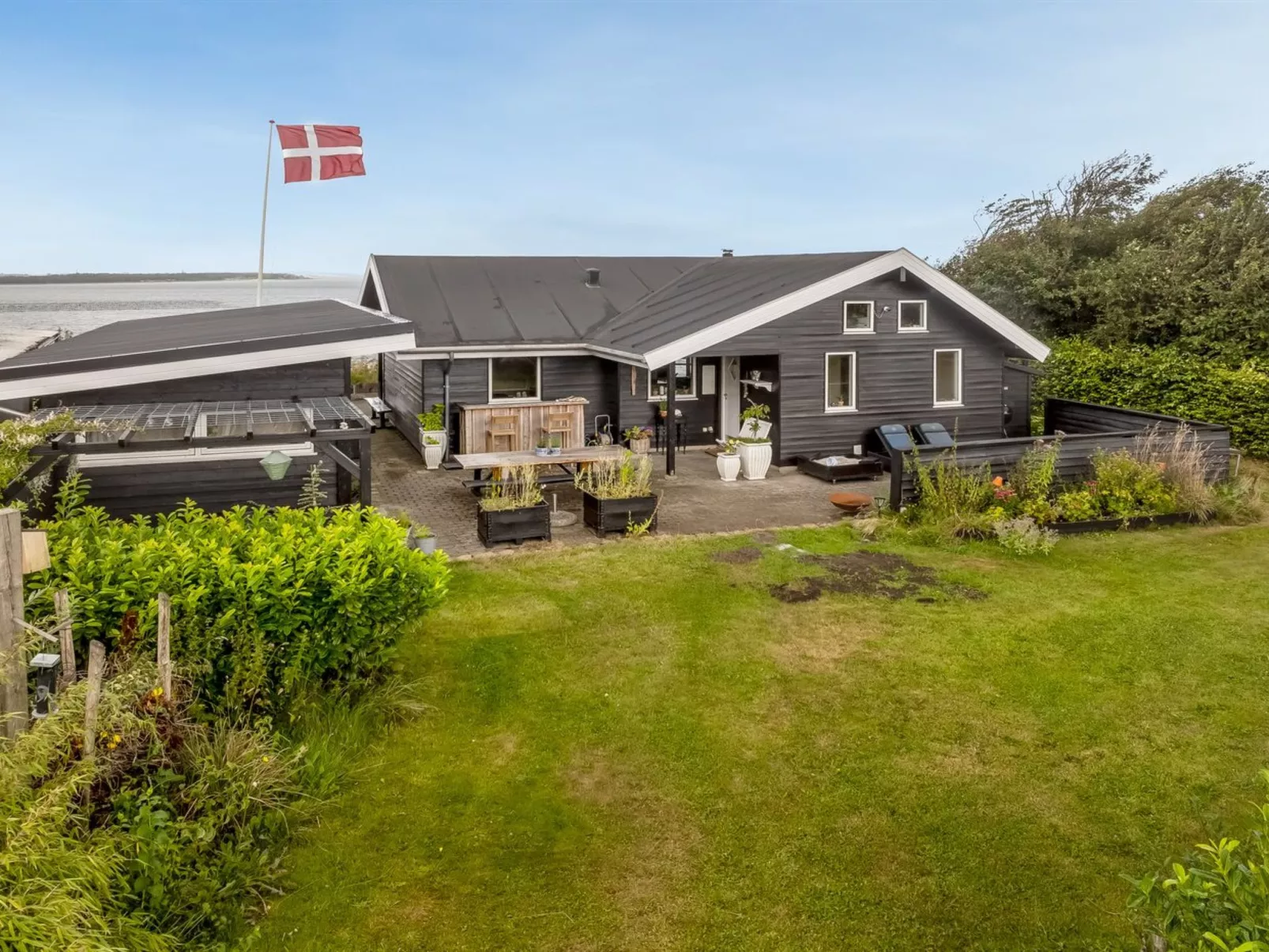 "Diderik" - 20m to the fjord-Buiten