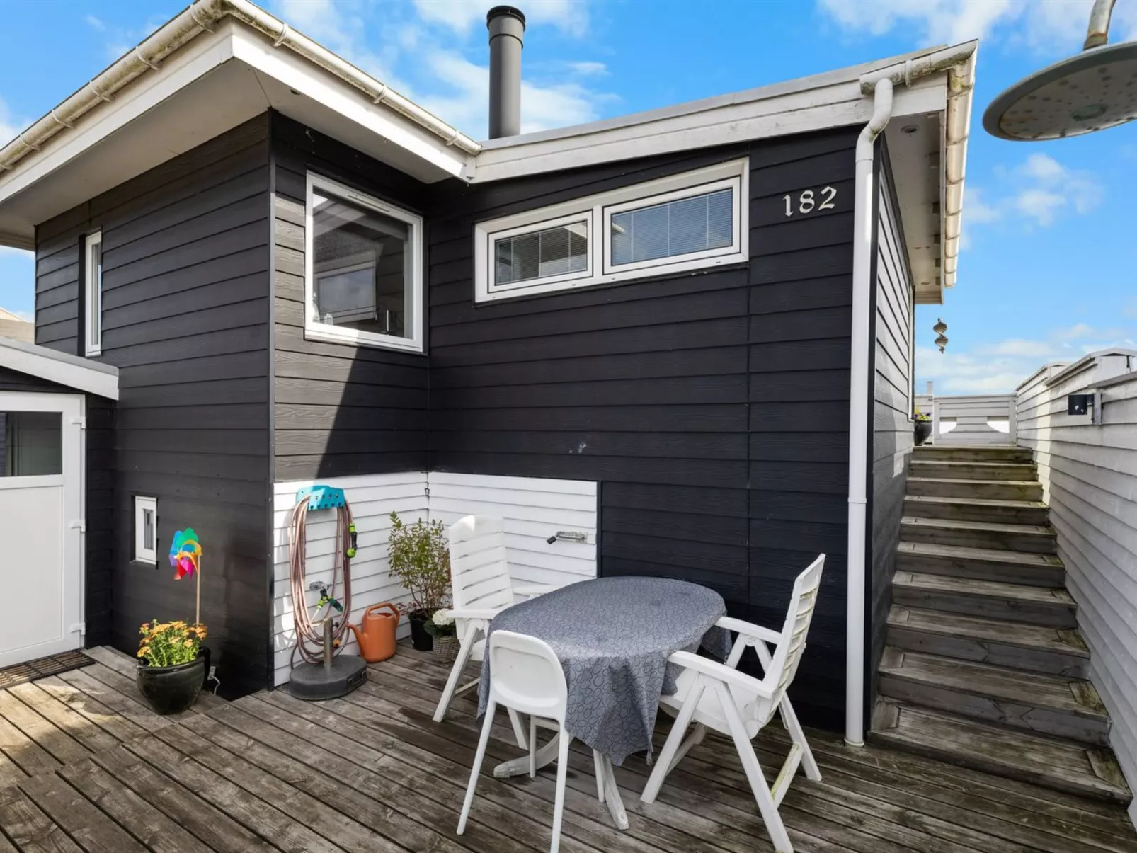 "Folkhart" - 10m from the sea-Buiten