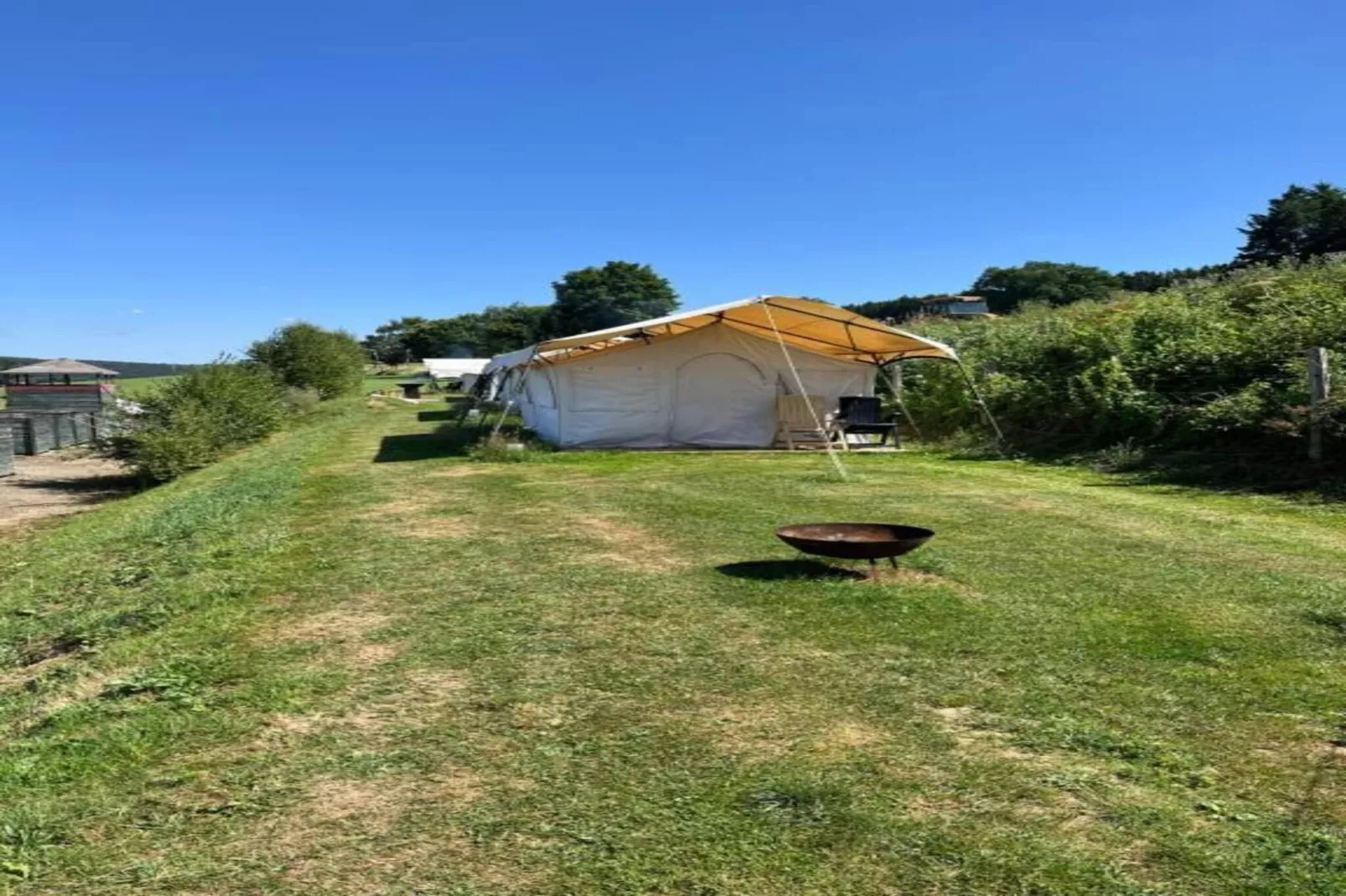 Val de Wanne-Buitenkant zomer