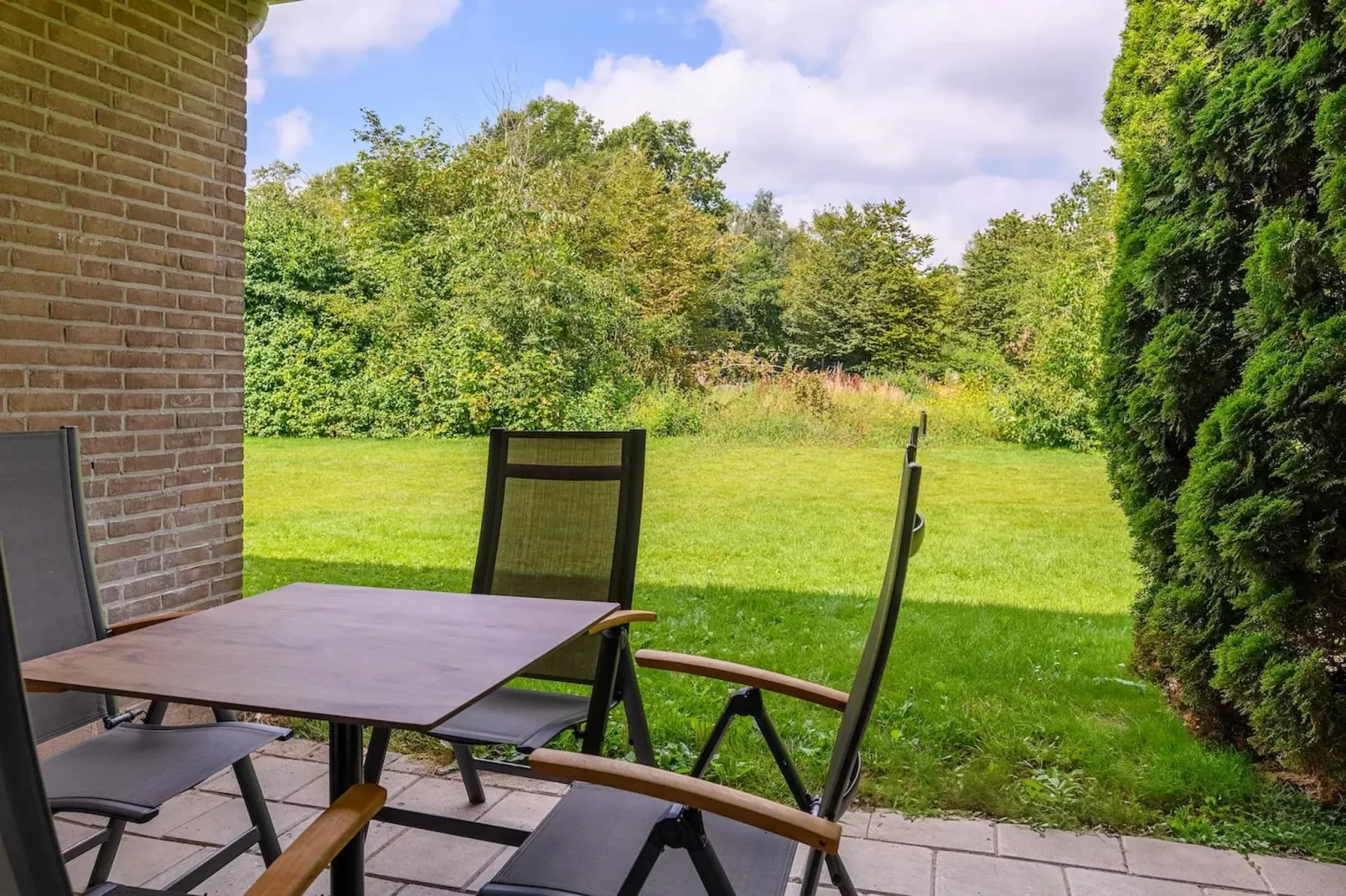 Appartement Senno 4-Tuinen zomer