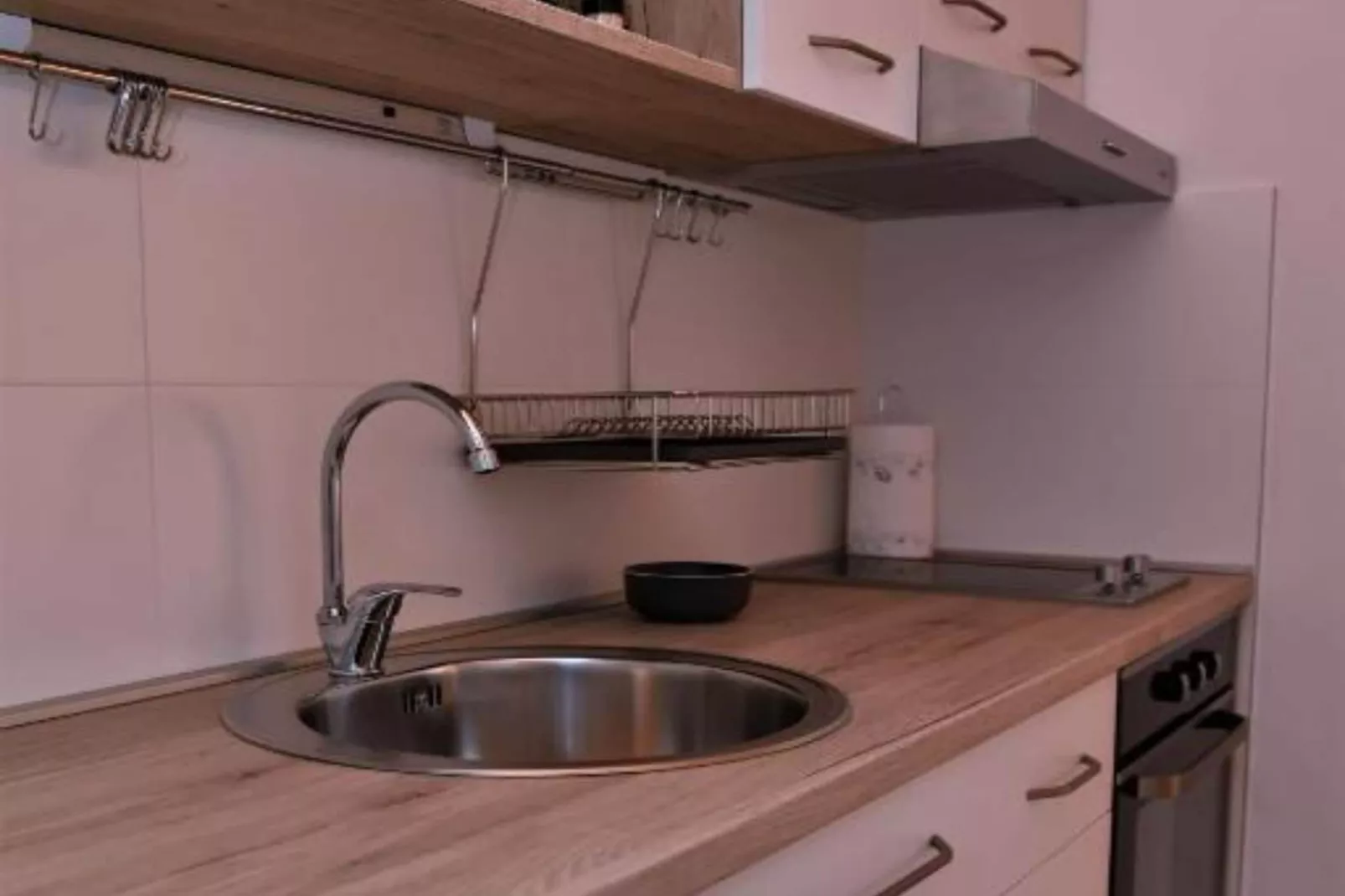 One Bedroom Apartment with Terrace and Garden View-Keuken