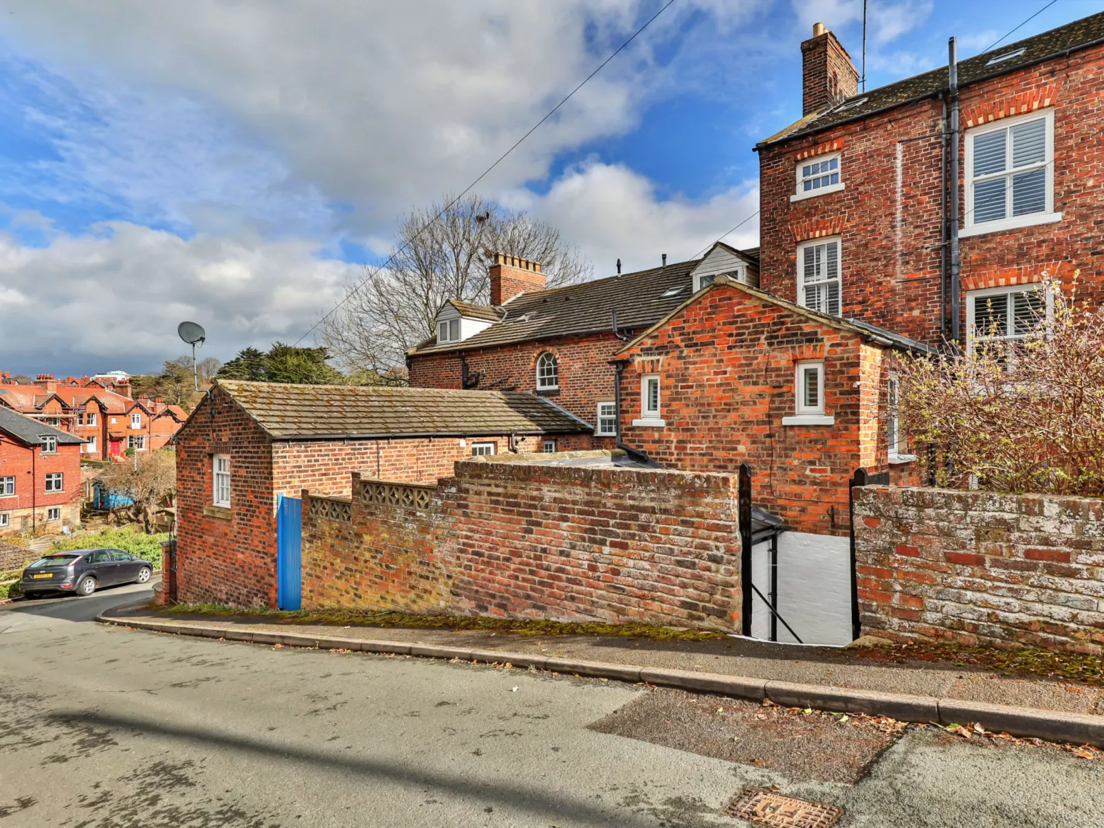 Adventure House-Buiten