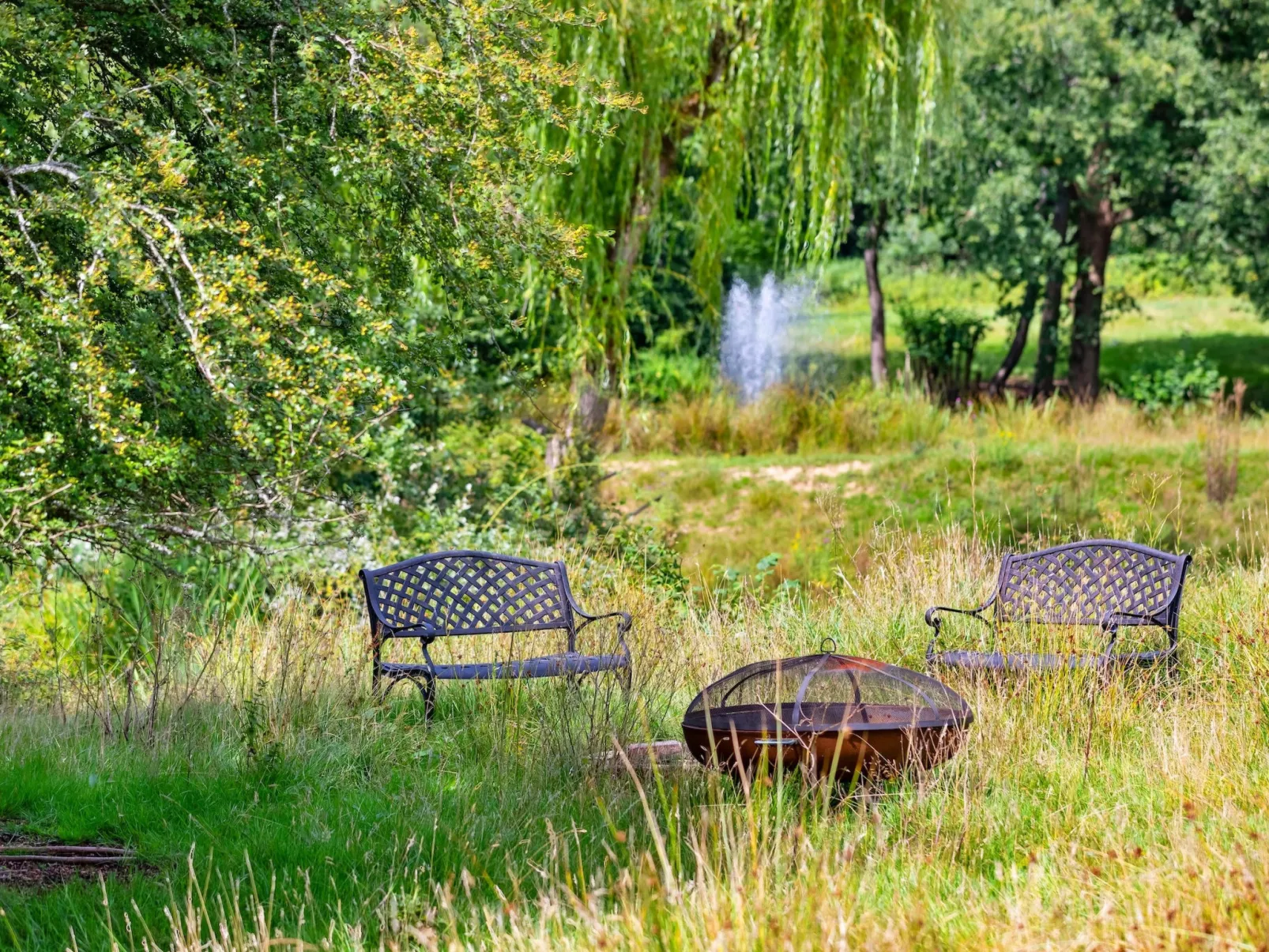 Sandhill Cottage with Hot Tub-Buiten