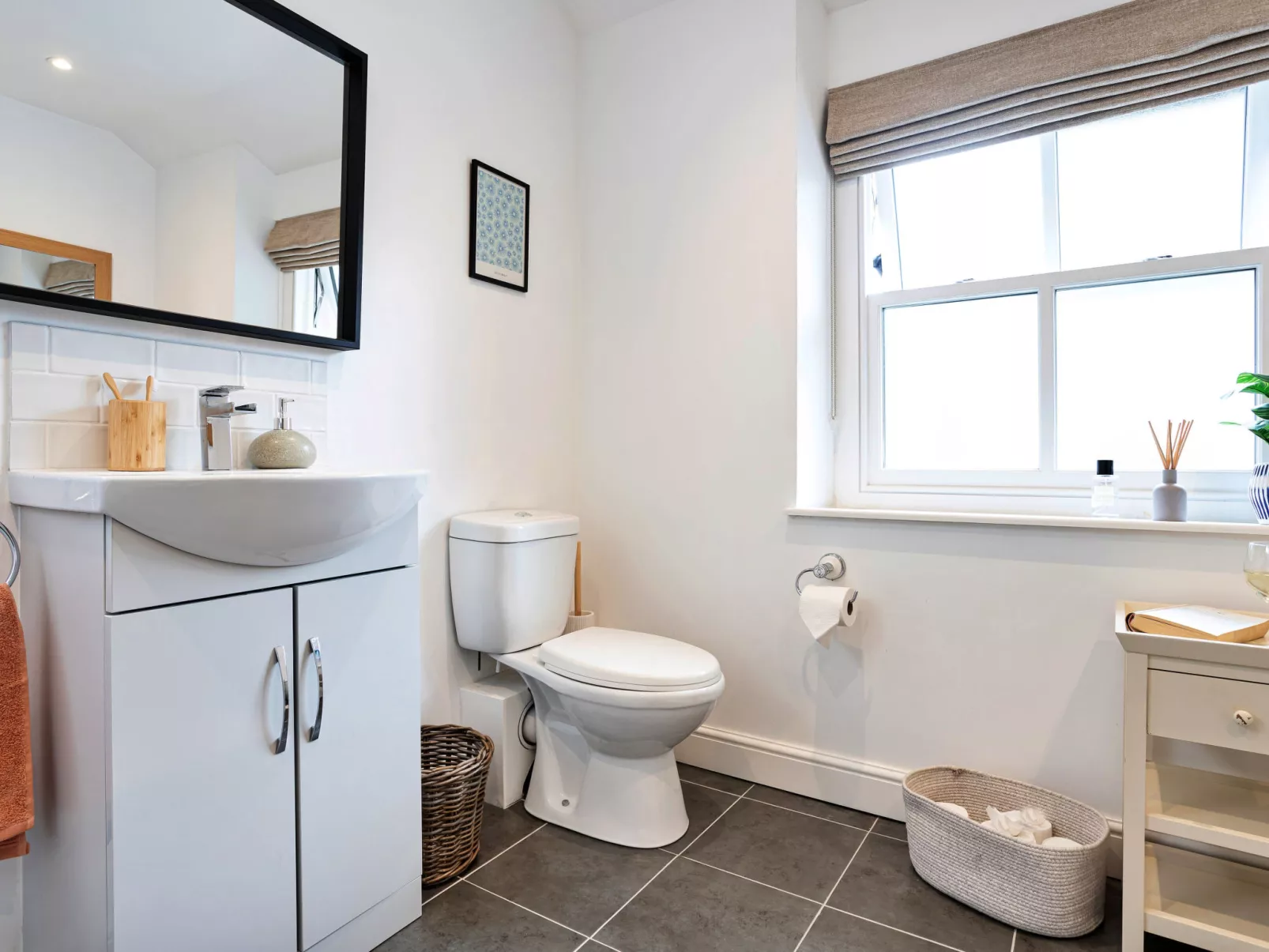 Courtyard Cottage-Binnen