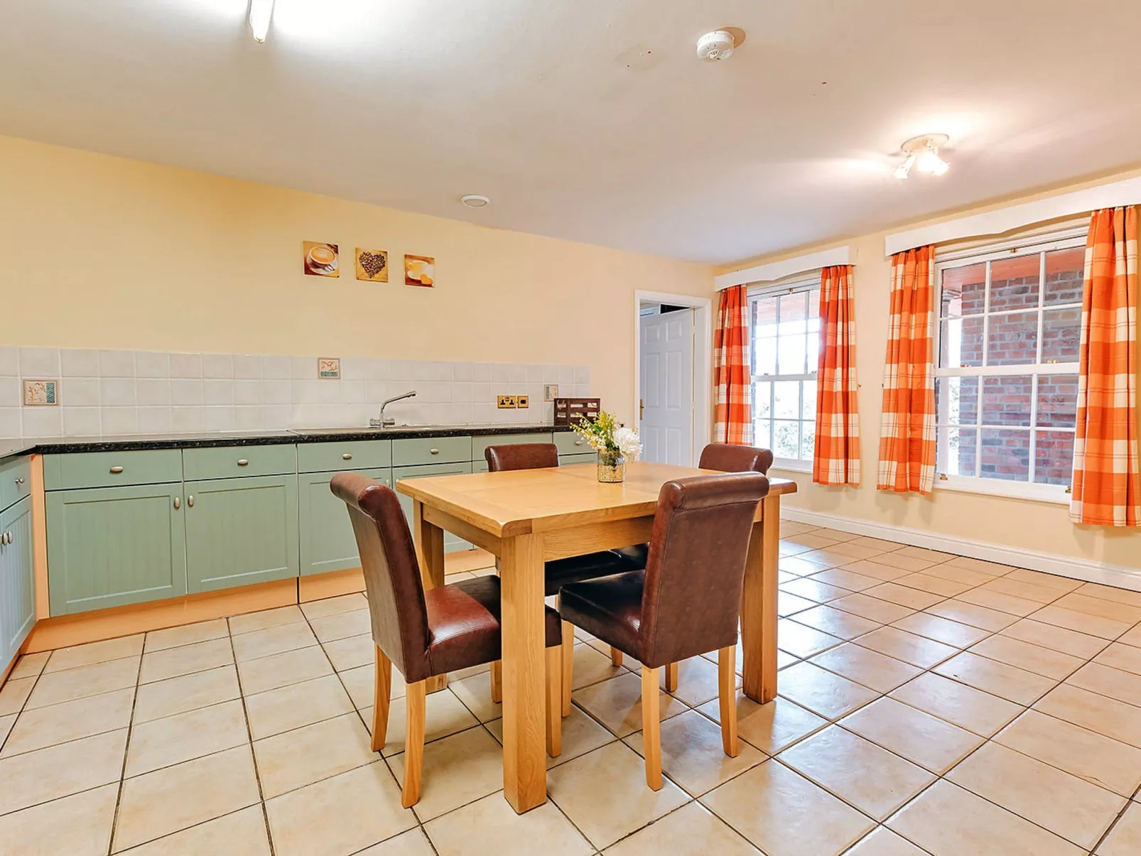 Netley Hall - Peach Tree-Binnen