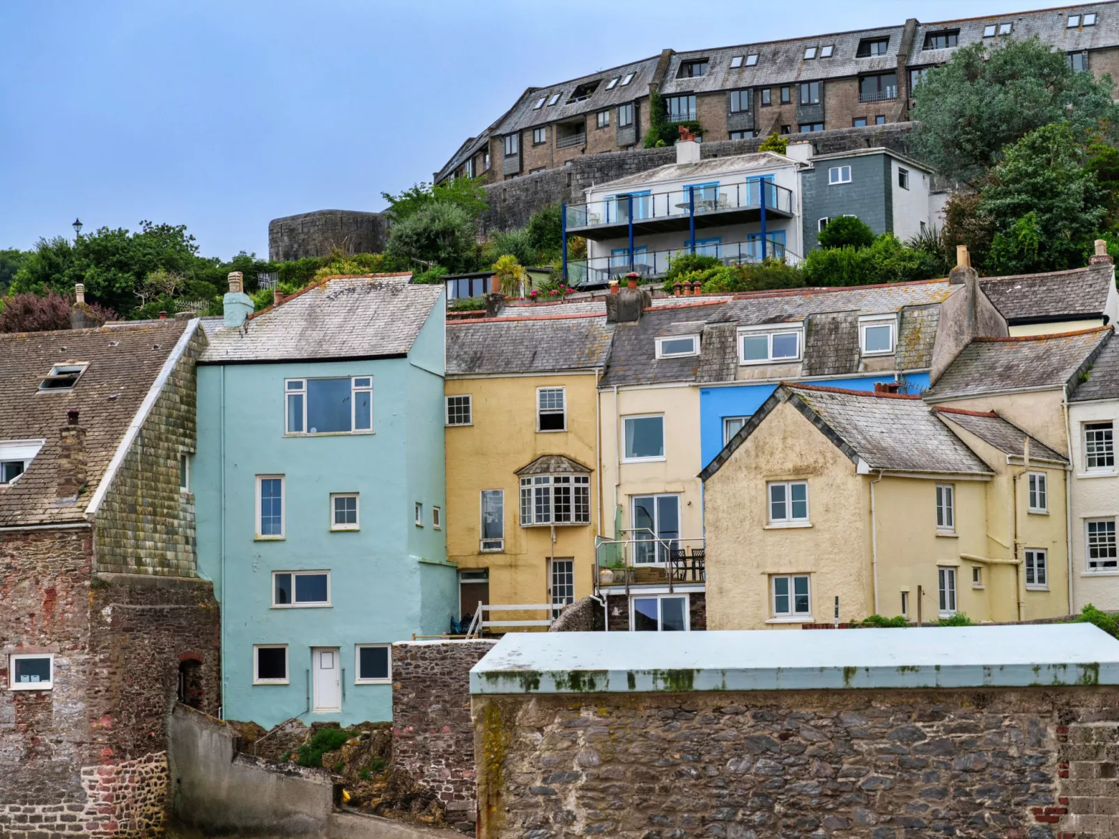 April Cottage-Binnen