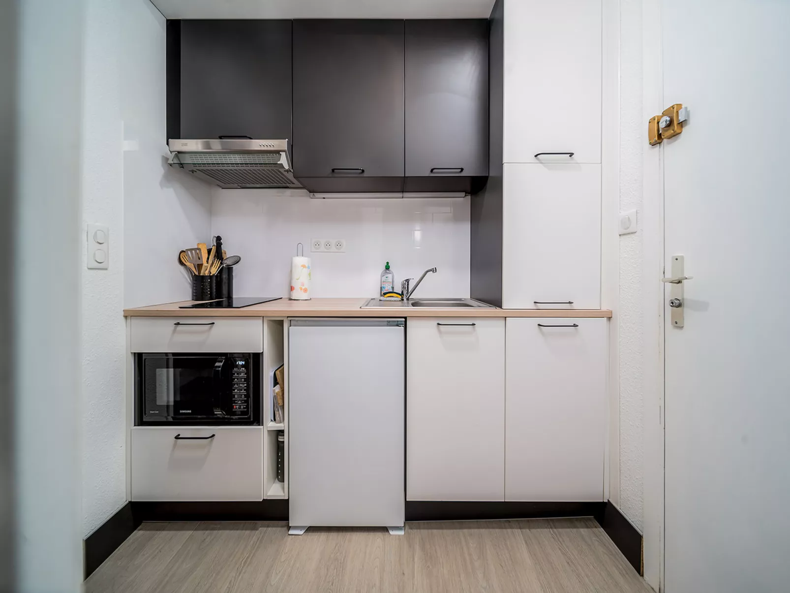 T. de la Foux N 51 - 2P5C-Binnen