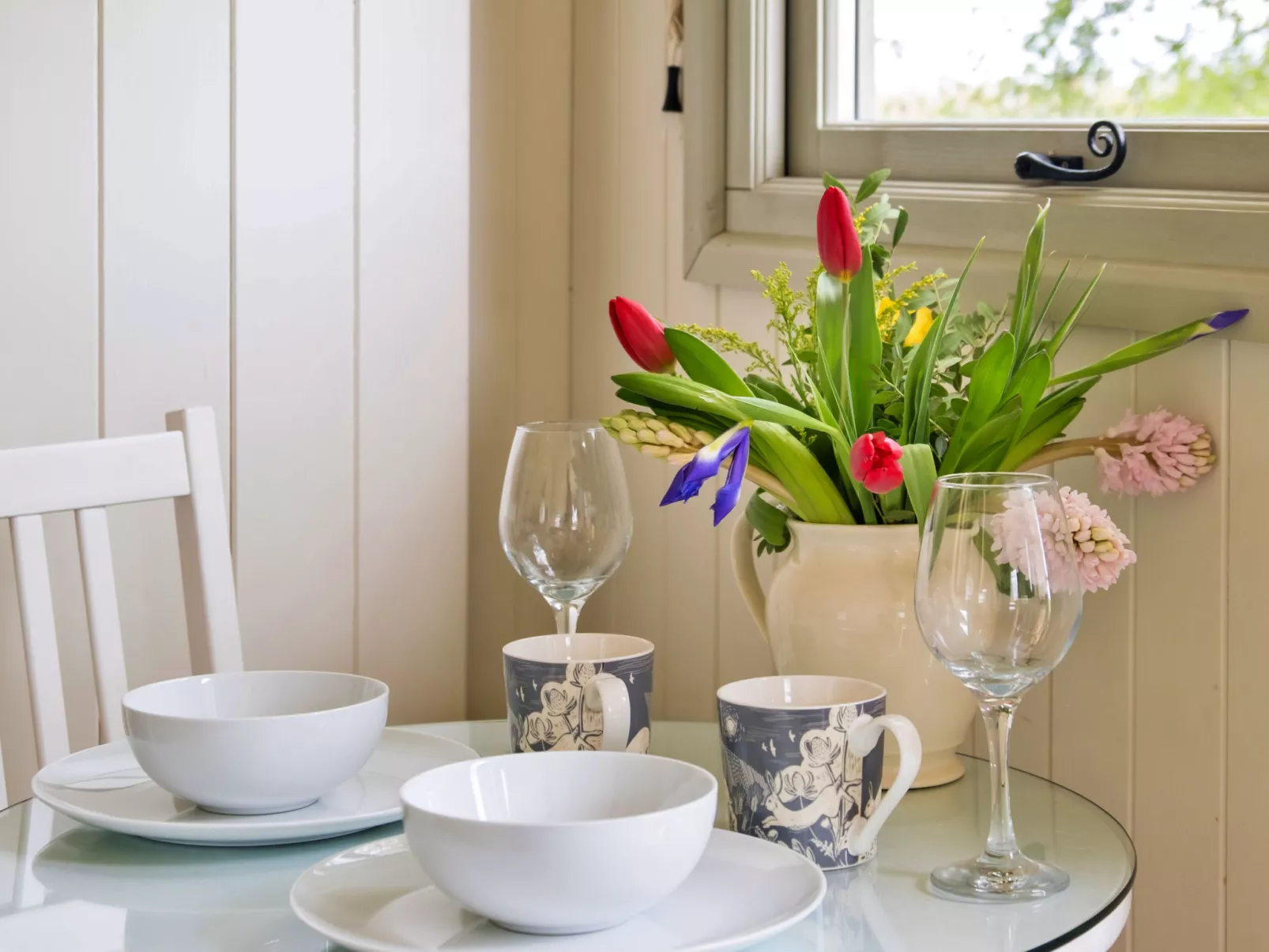 Hay and Hedgerow Glamping-Binnen