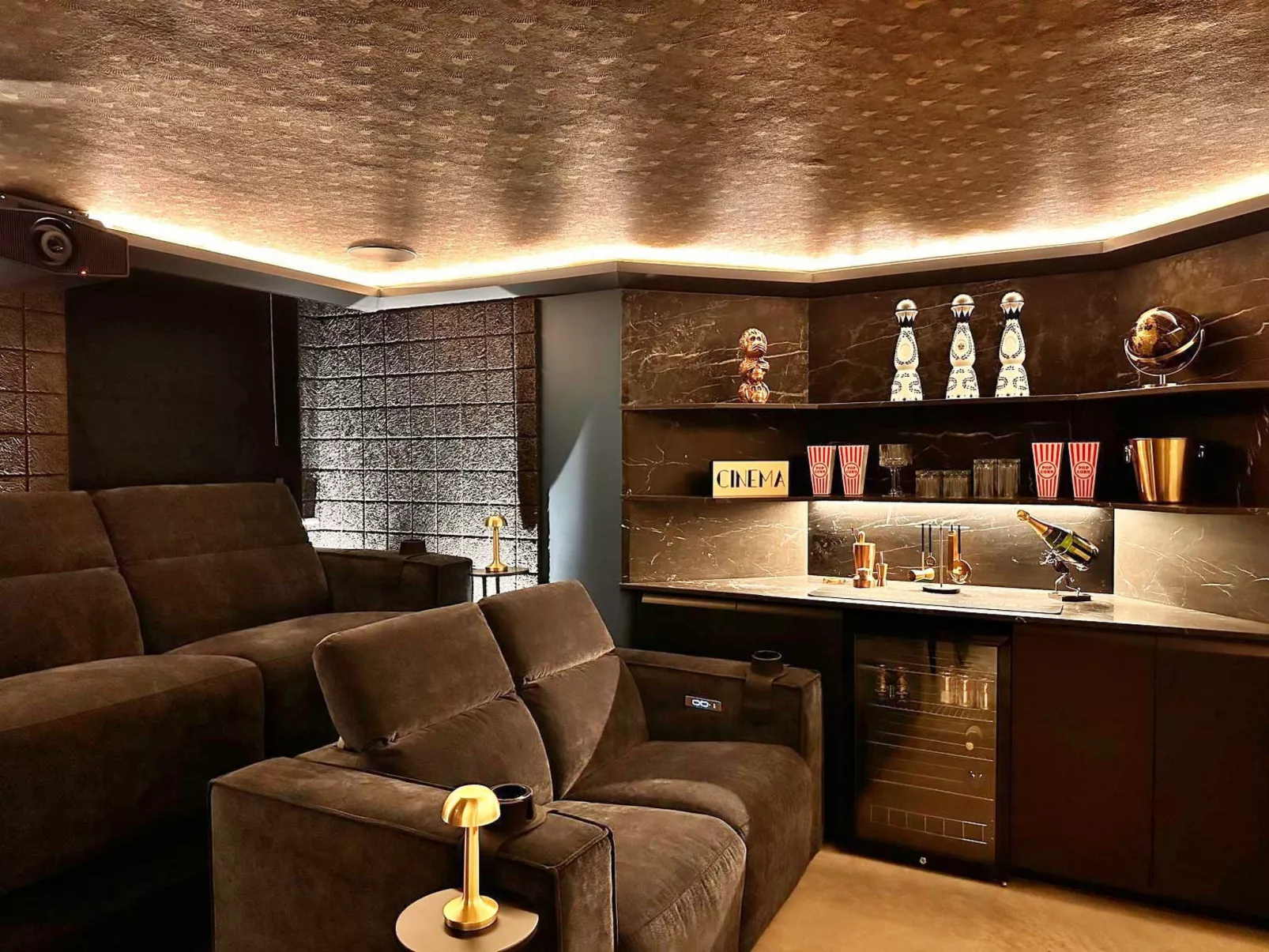 Wesleyan House-Binnen