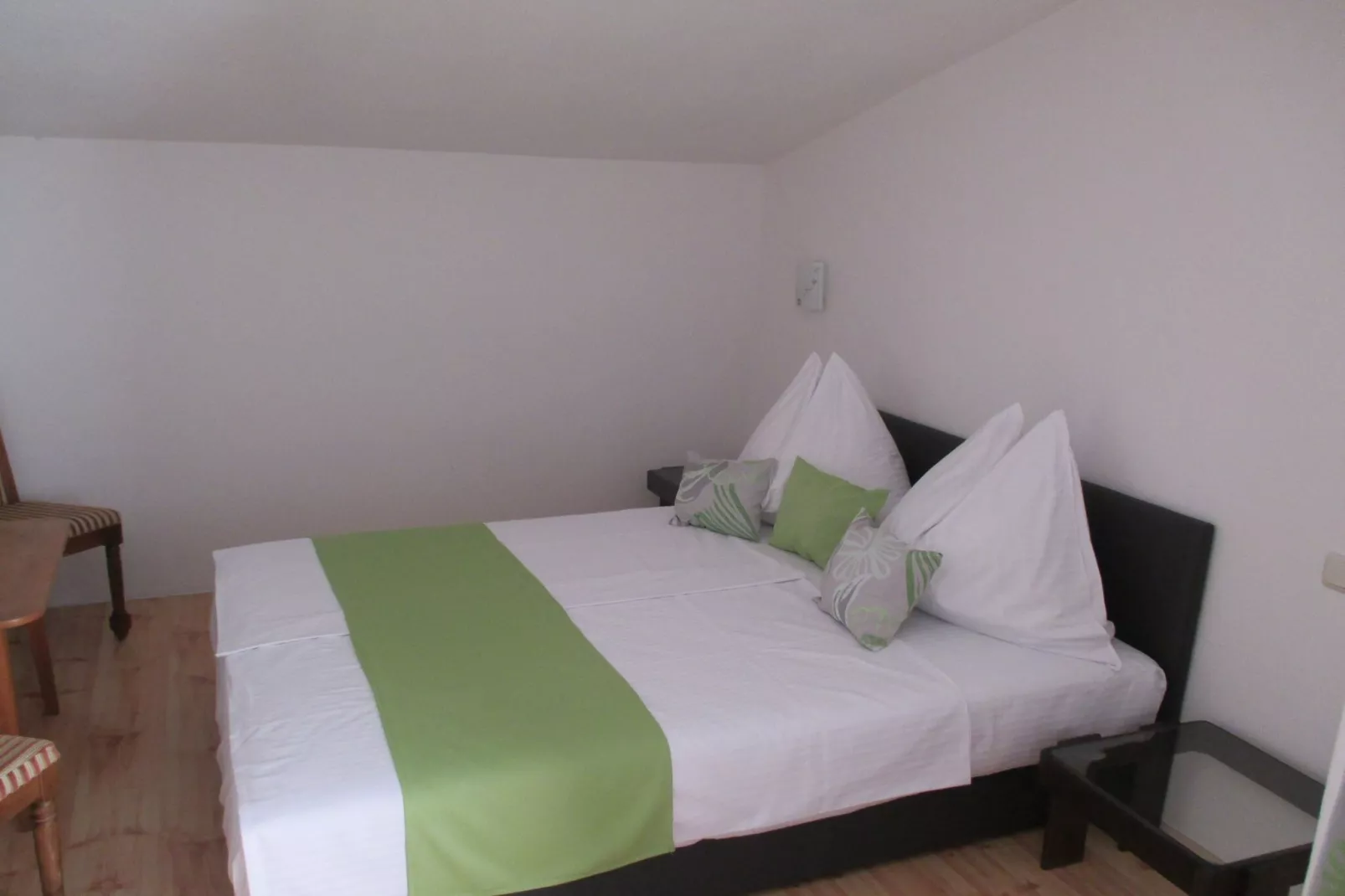 Guest House Villa Daniel - Standard Double Room with Balcony-Slaapkamer