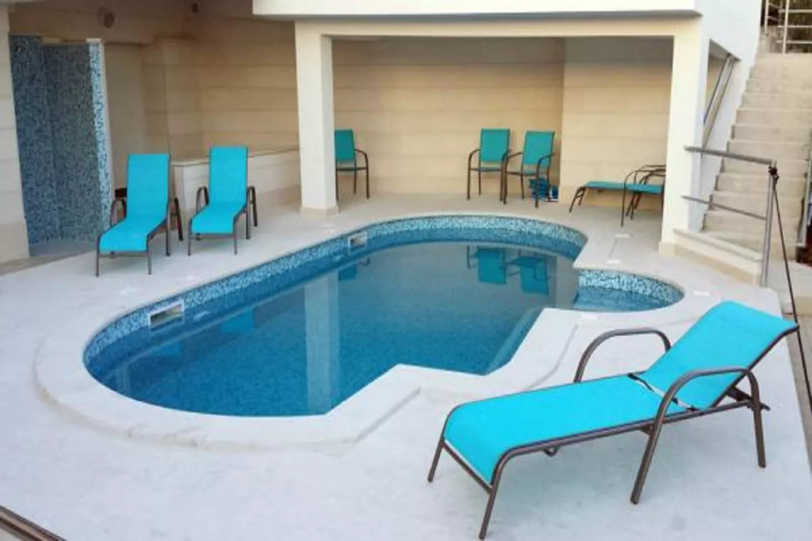 Two-Bedroom Apartment (A5)-Zwembad