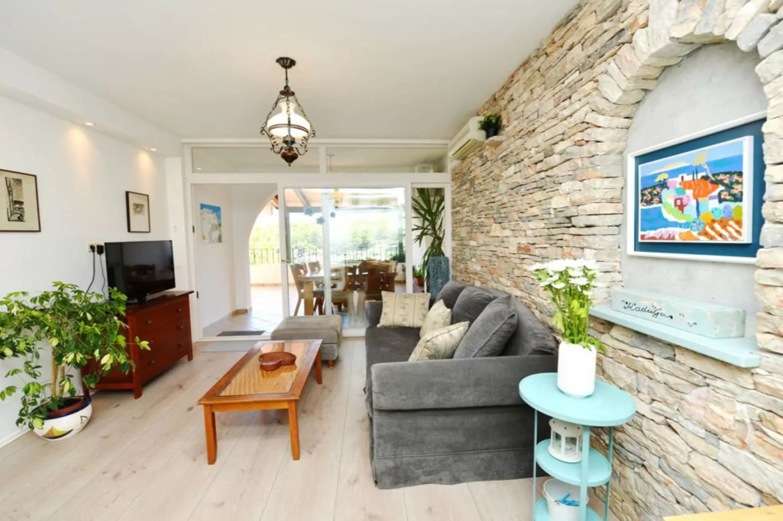 Two-Bedroom Apartment (Kadulja)-Woonkamer