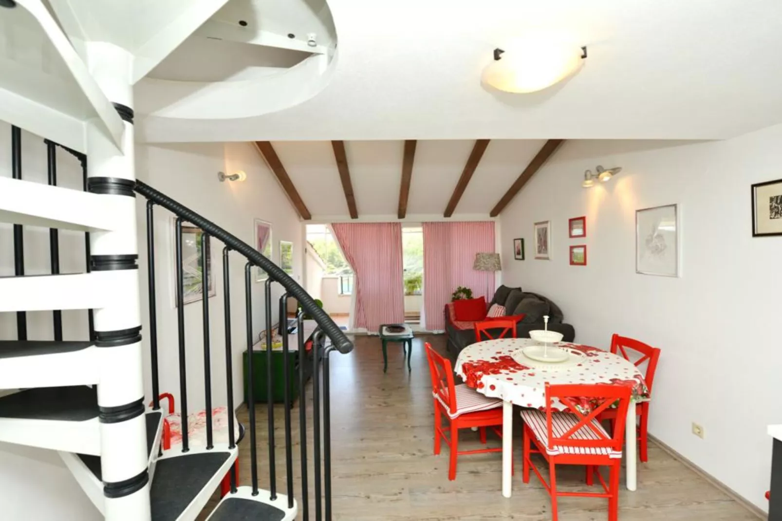 One-Bedroom Apartment (Smokva)-Woonkamer