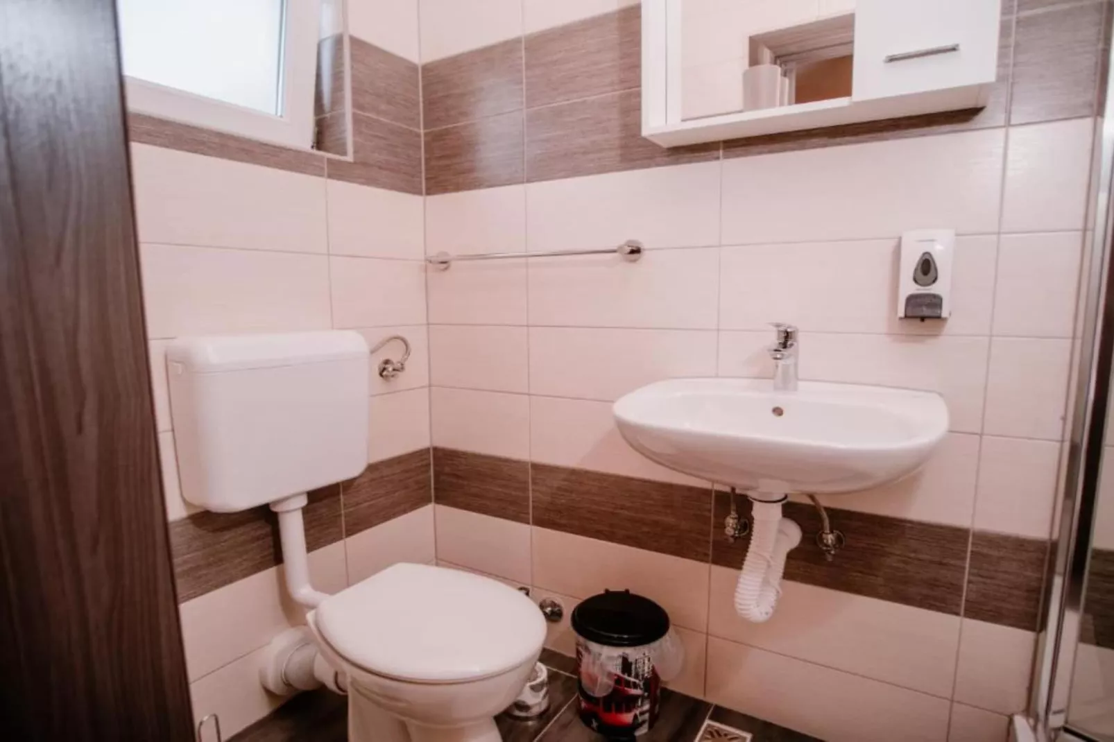 Mountain Serenity Rooms - Double Room with Balcony  2-Badkamer