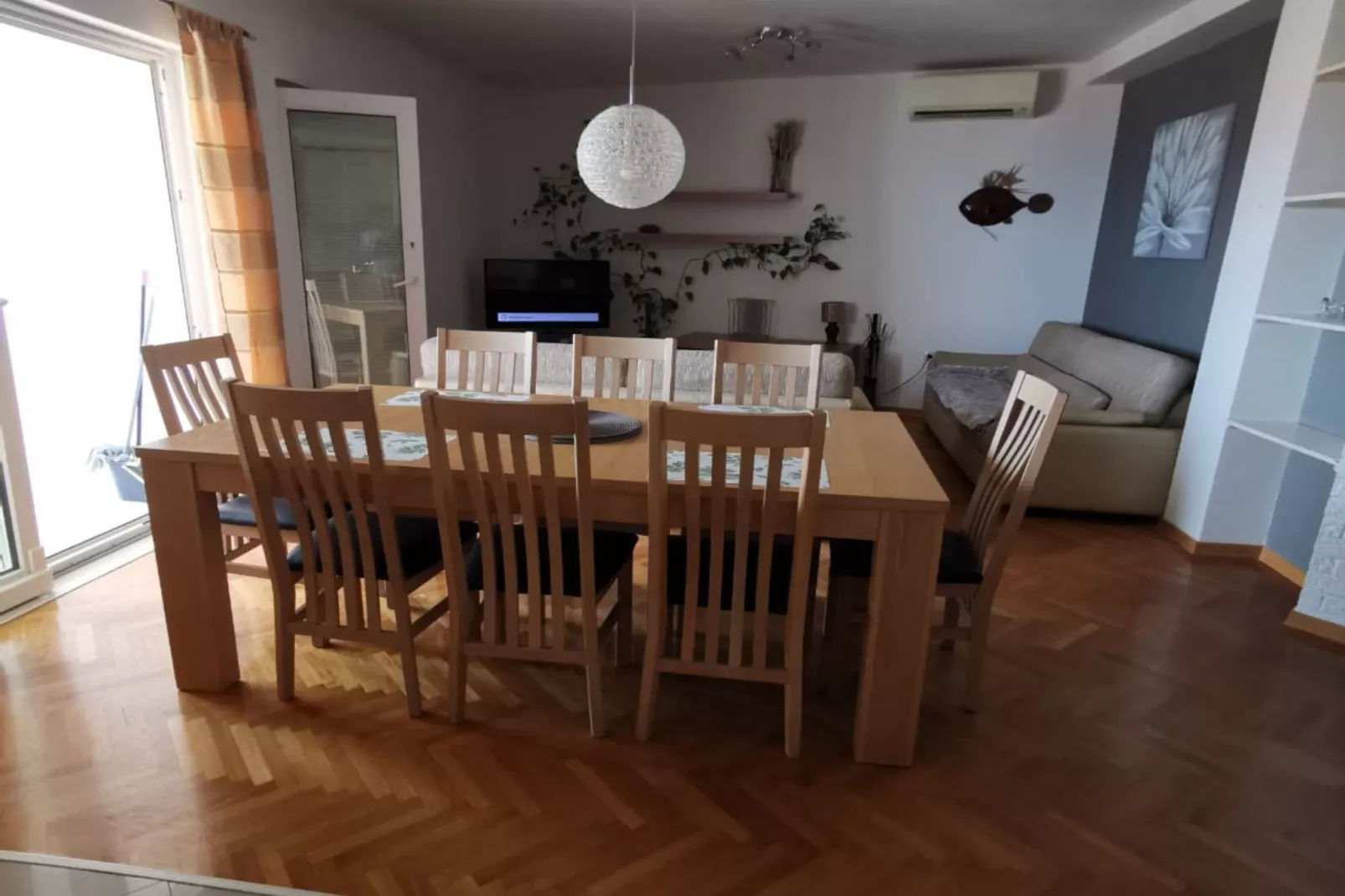 Three Bedroom Apartment with Terrace and  Sea View-Woonkamer