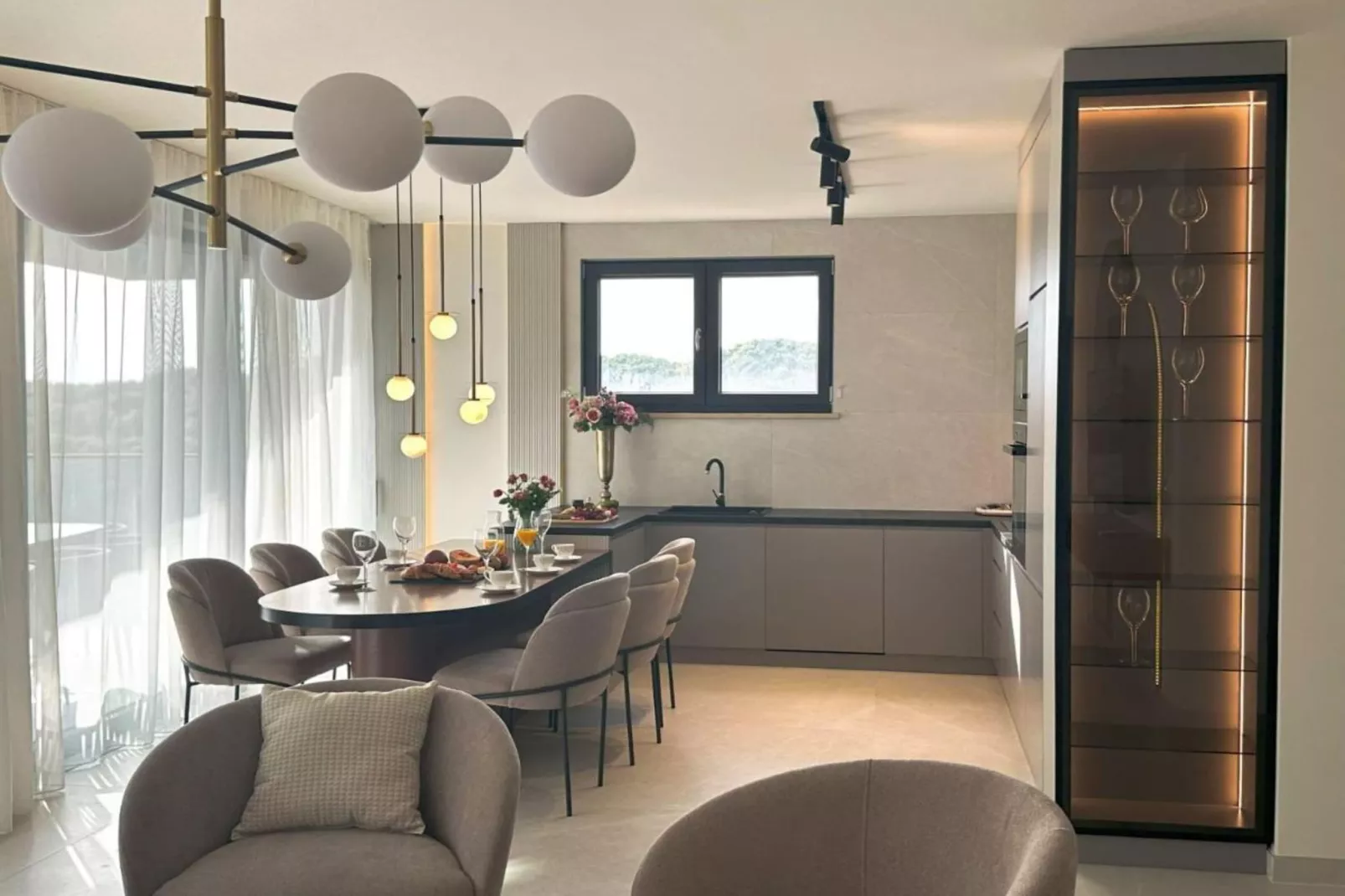 Leonarda Waterfront Residences- Three-Bedroom Penthouse with Infinity Pool (The Skyview Penthouse) - S4-Keuken