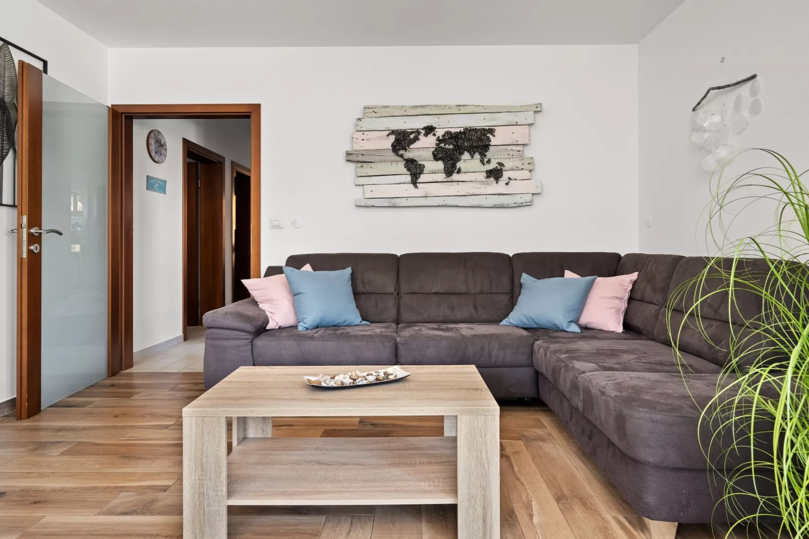 Holiday Home Mlačić - Three Bedroom Holiday Home with Pool-Woonkamer