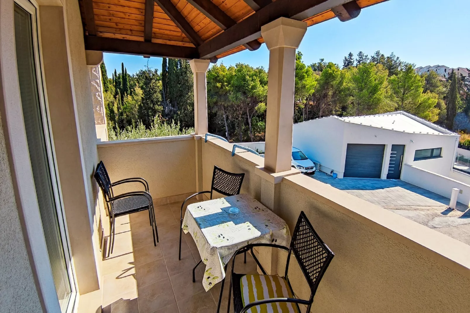 One-Bedroom Apartment With Terrace (A1)-Niet-getagd