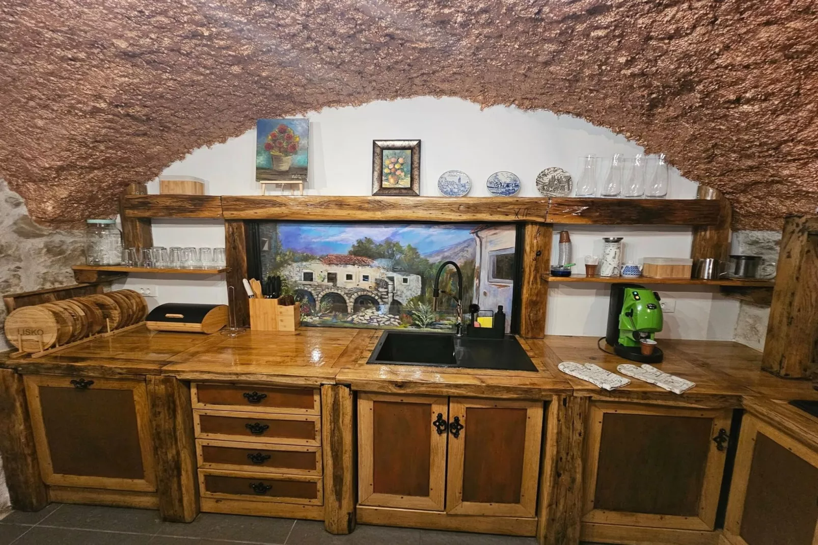 Lisko Vacation House -  Five Bedroom Holiday Home with Private Pool-Eetkamer