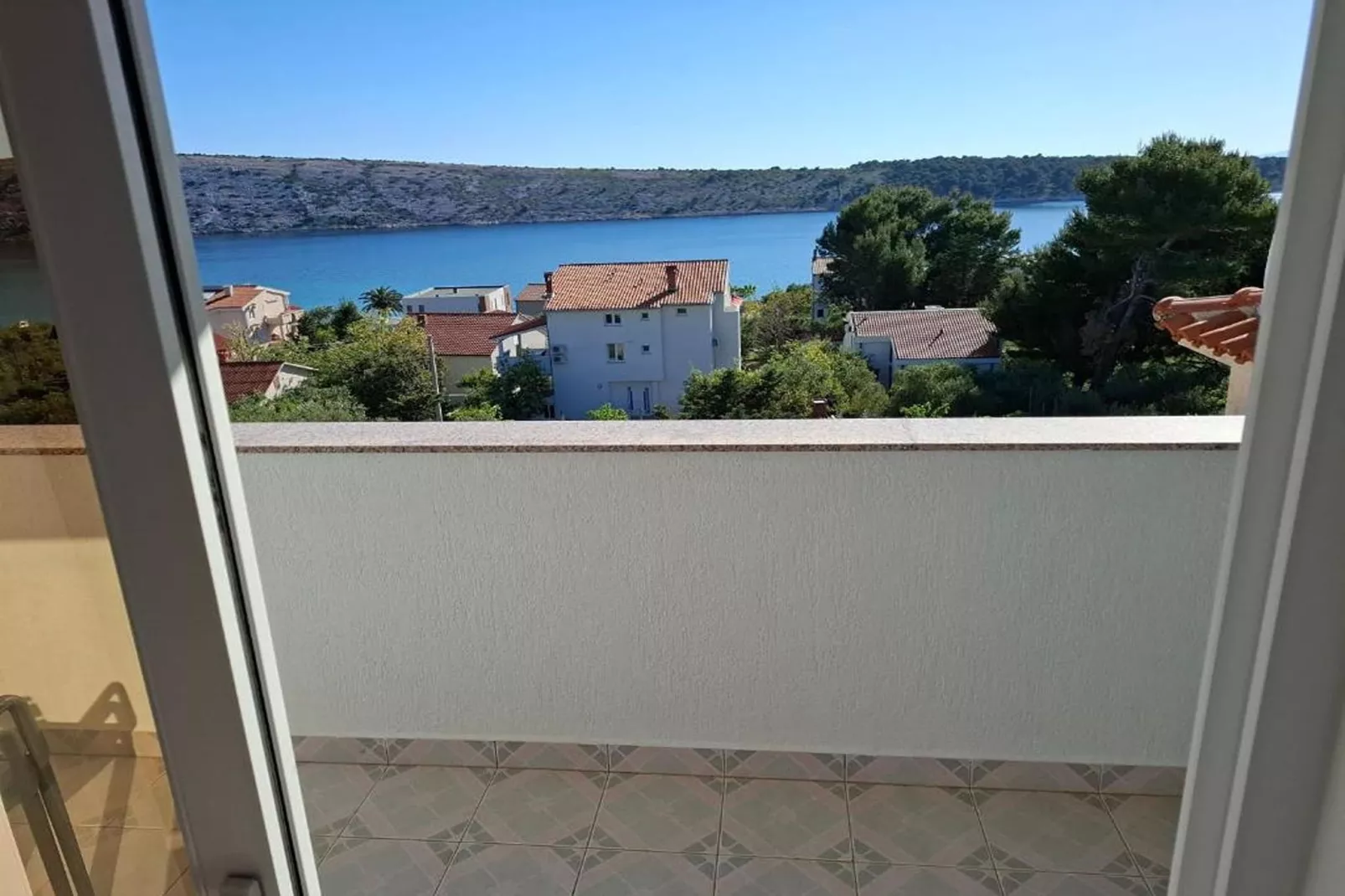 Rab Diving Mirko - One Bedroom Apartment with Sea View (3A)-Terrasbalkon