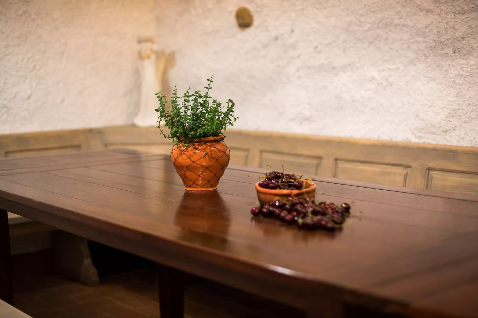 Serene Rustic Haven Holiday Home with Sauna - Two Bedroom Holiday Home with Sauna-Woonkamer