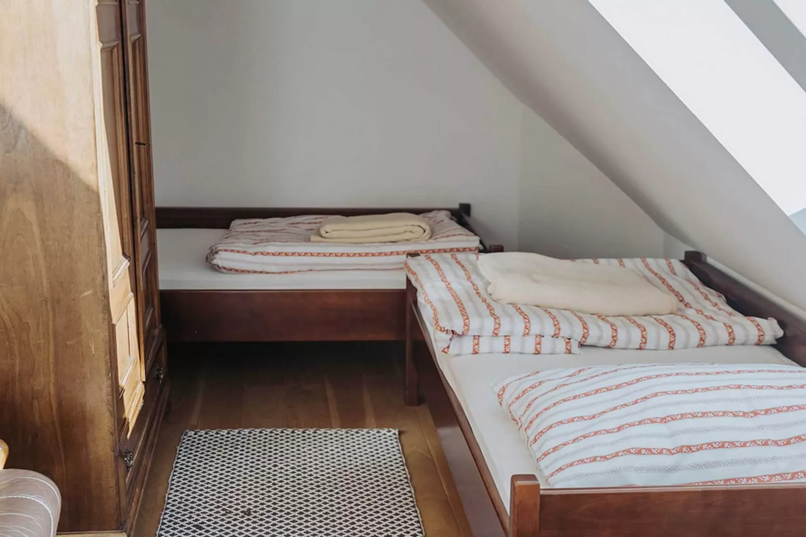 Enchanted Misty Valley Cottage Apartments - One Bedroom Apartment (owner 1)-Slaapkamer