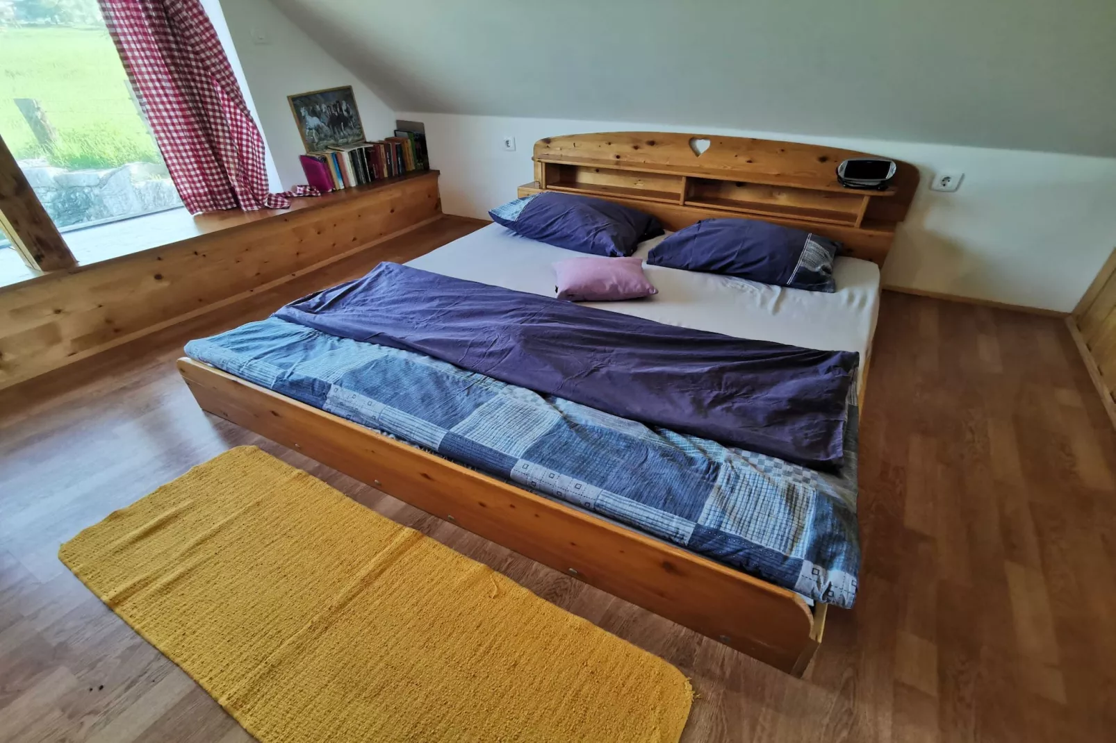 Visnja Gora Meadow Hideaway with Terrace - One Bedroom Cottage with Terrace (owner Hiška na skalci)-Slaapkamer