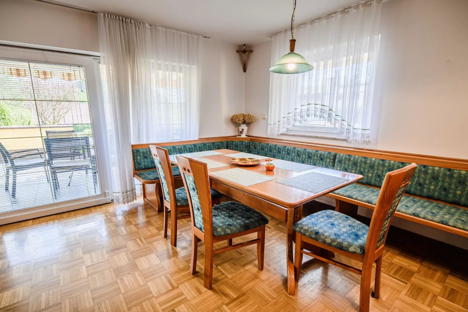 Sunny and Spacious Apartments with Terrace near Water Park - Three Bedroom Apartment with Terrace-Eetkamer