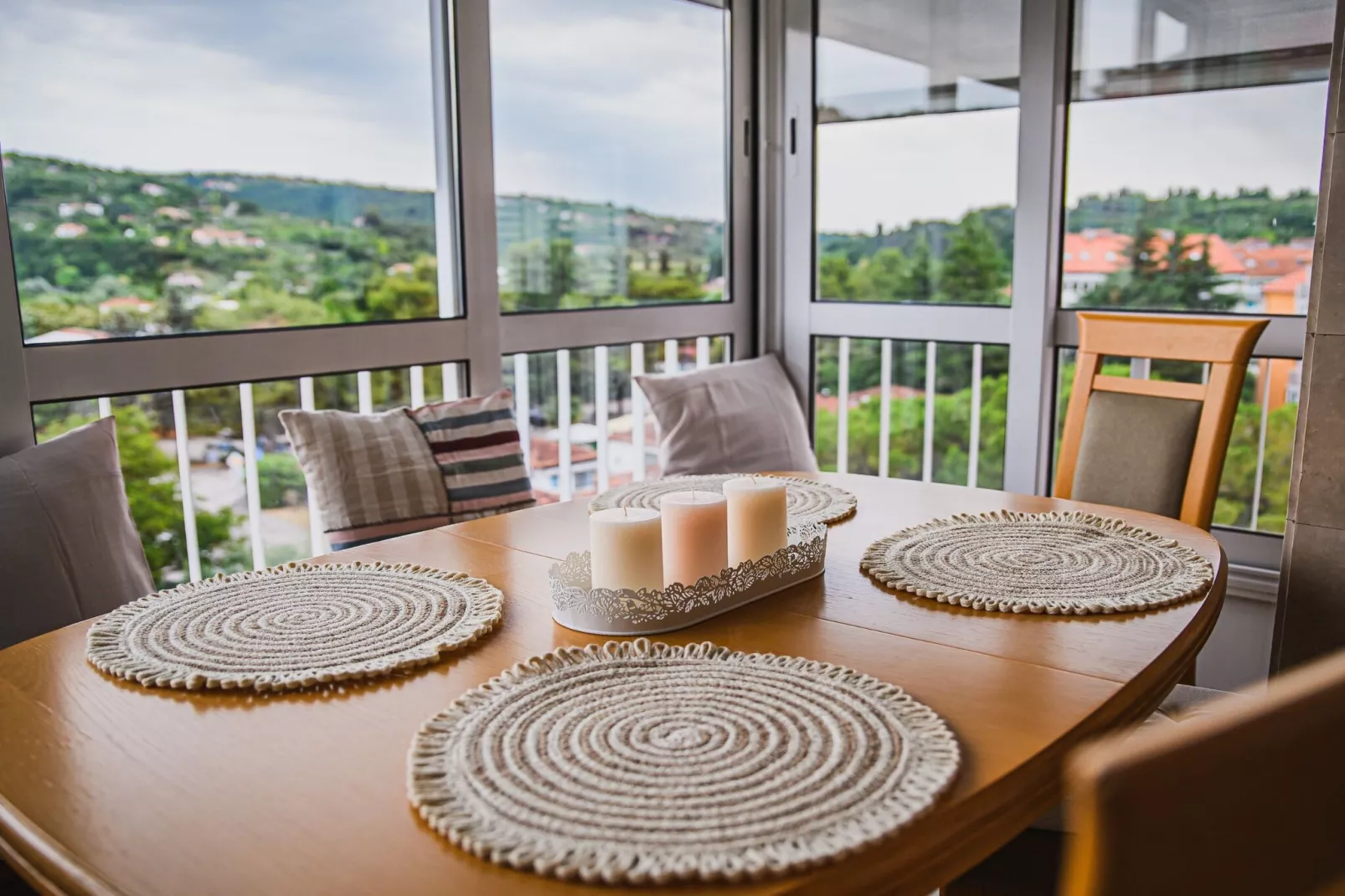 Elegant and Scenic Peaceful Apartments Portoroz - Studio Apartment with Terrace-Eetkamer