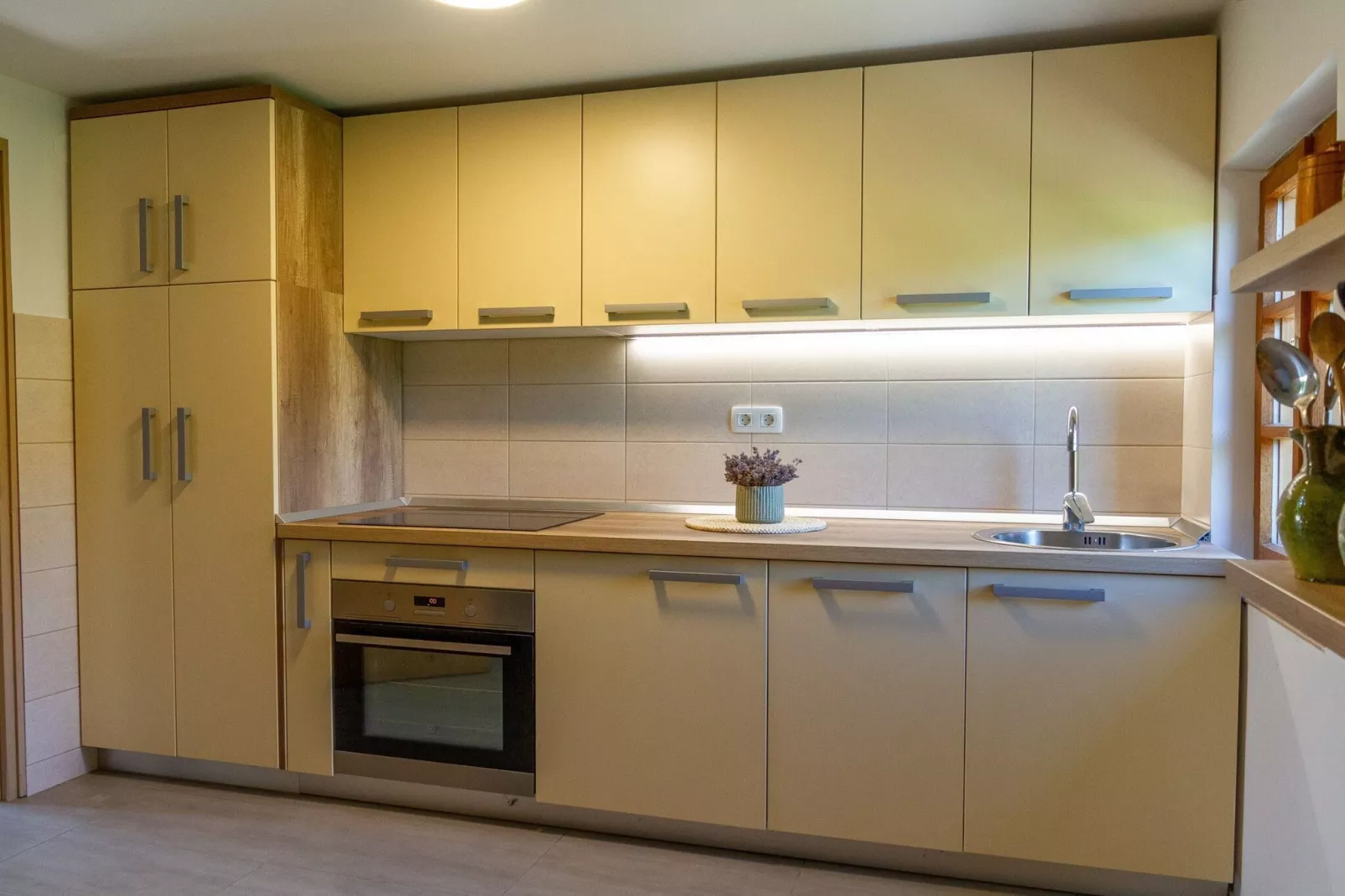 Hillside Haven Holiday Home with Sauna and Hot-Tub - One Bedroom Holiday Home with Sauna and Hot-Tub-Keuken