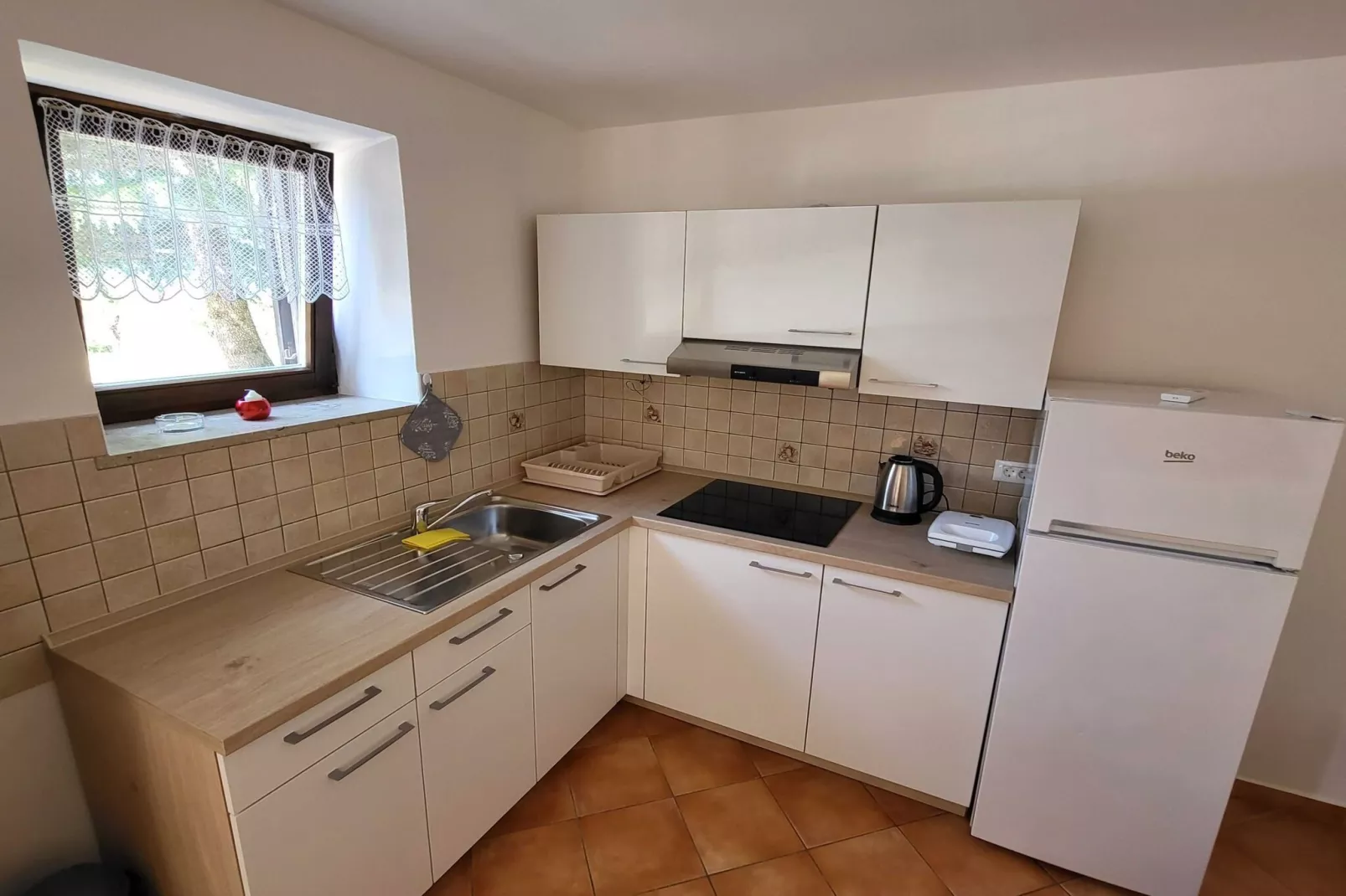 Peaceful Countryside Holiday Home with Terrace - One Bedroom Holiday Home with Terrace-Keuken