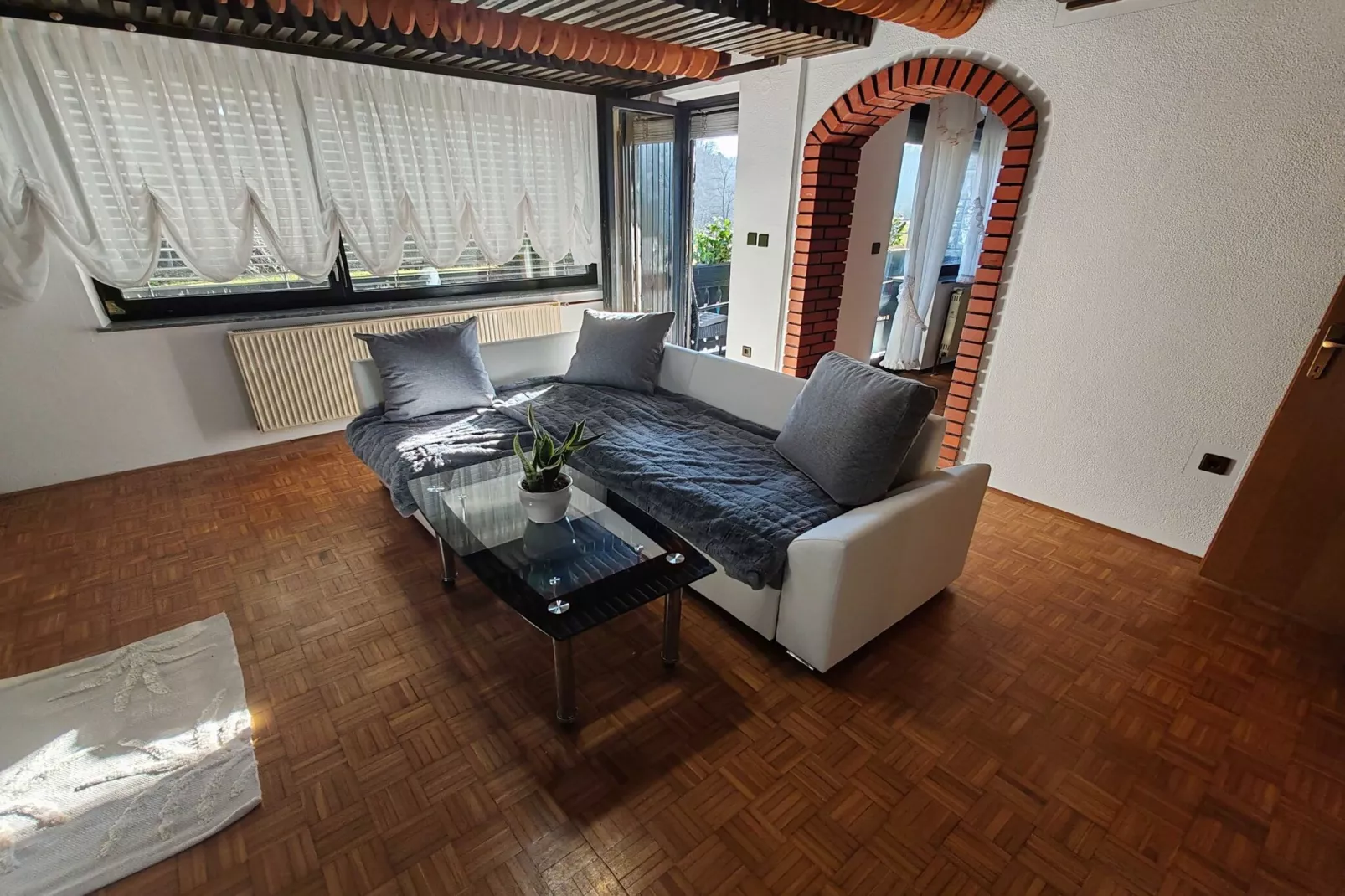 Brezovica Spacious Family-Friendy Apartment - Two Bedroom Apartment with Balcony-Woonkamer