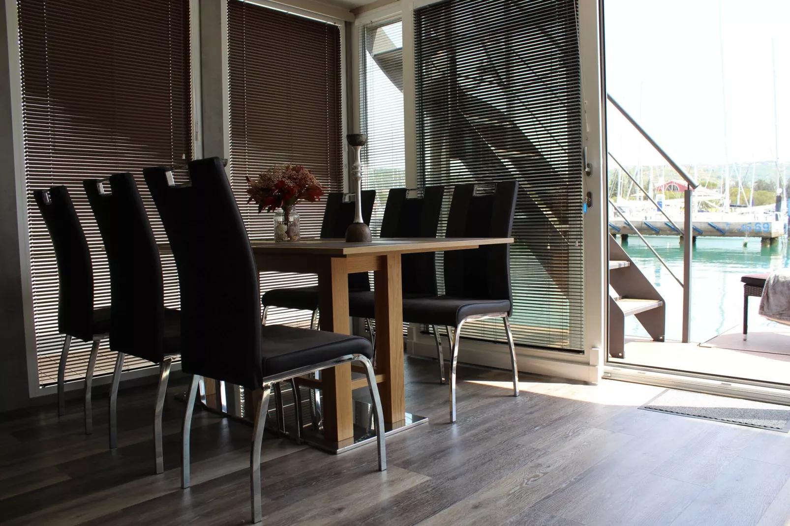 The Seaborn Residence - Two Bedroom Floating House-Eetkamer