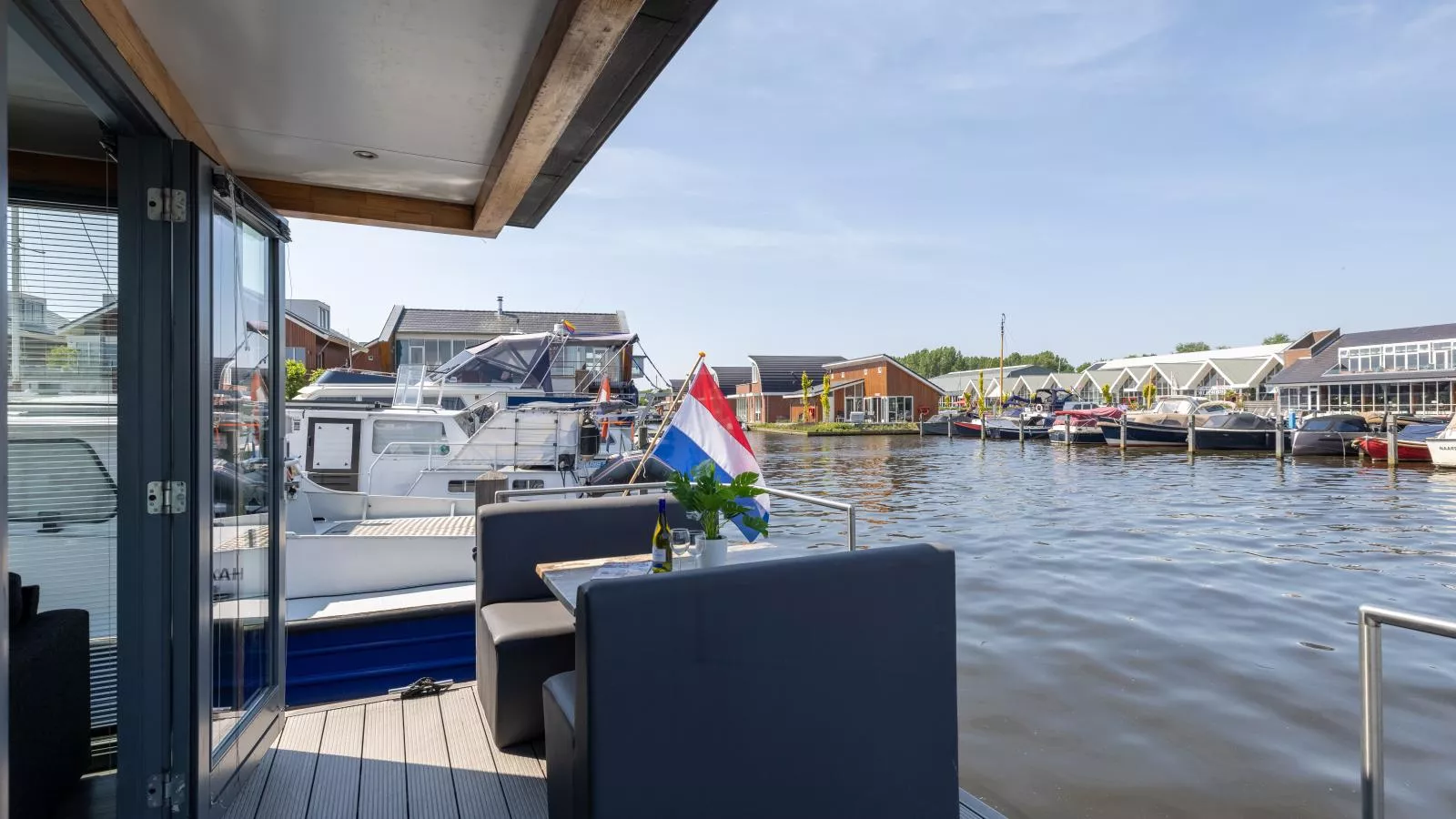 Tiny houseboat Uitgeest I-Terrasbalkon