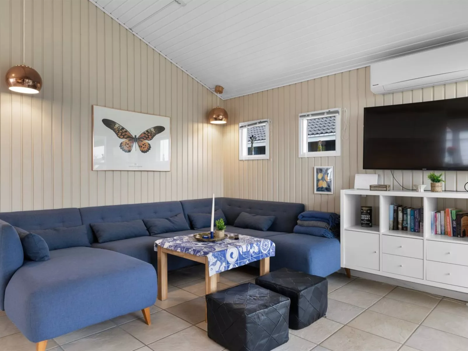 "Roya" - 100m from the sea-Binnen