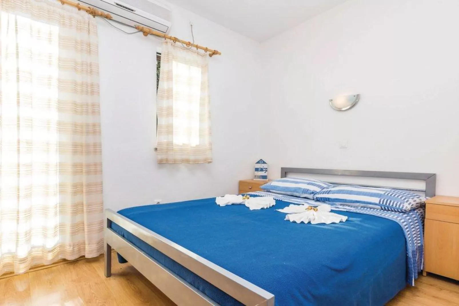 Holiday Home Brsec-Two Bedroom Holiday Home with Sea View-Slaapkamer