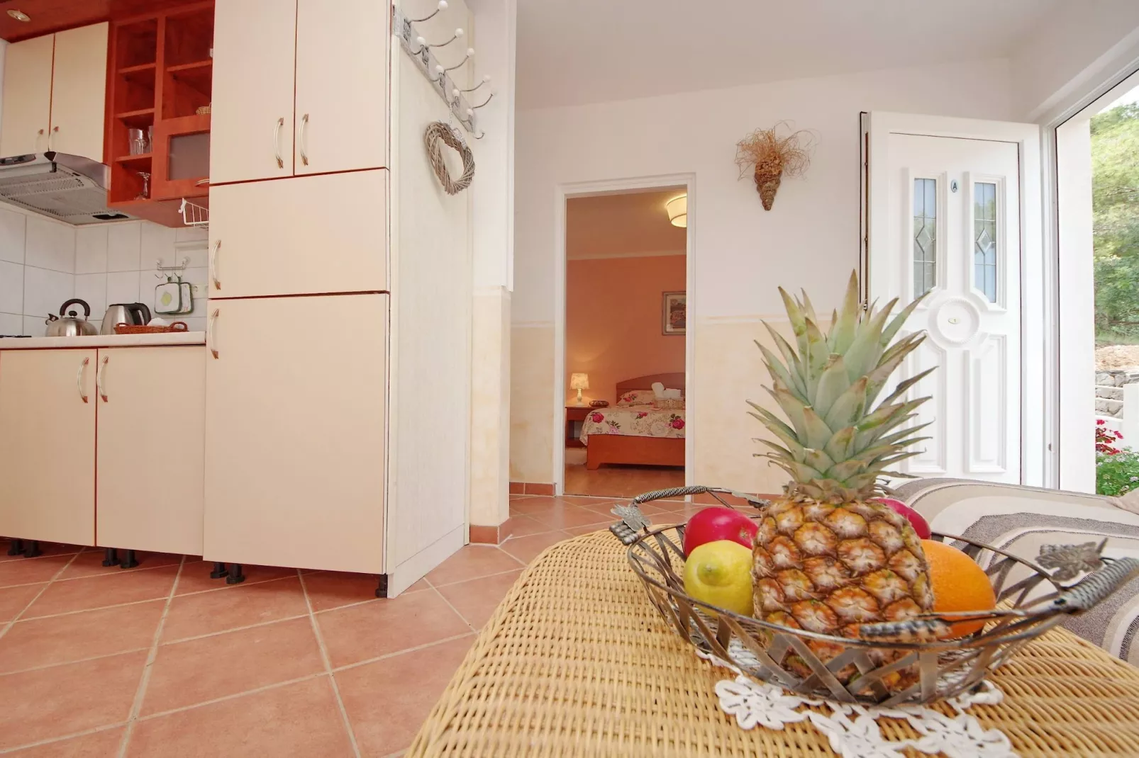 Seafront Apartments Deveron - One Bedroom Apartment  with Balcony and Sea View (Zavala)-Keuken