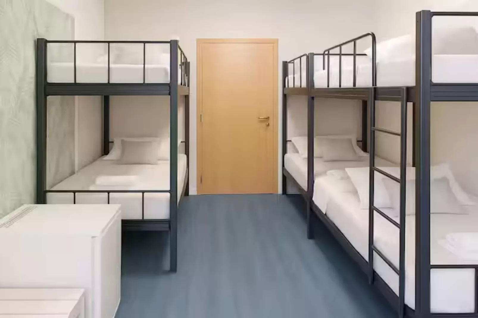 Six-bed room 1-Slaapkamer