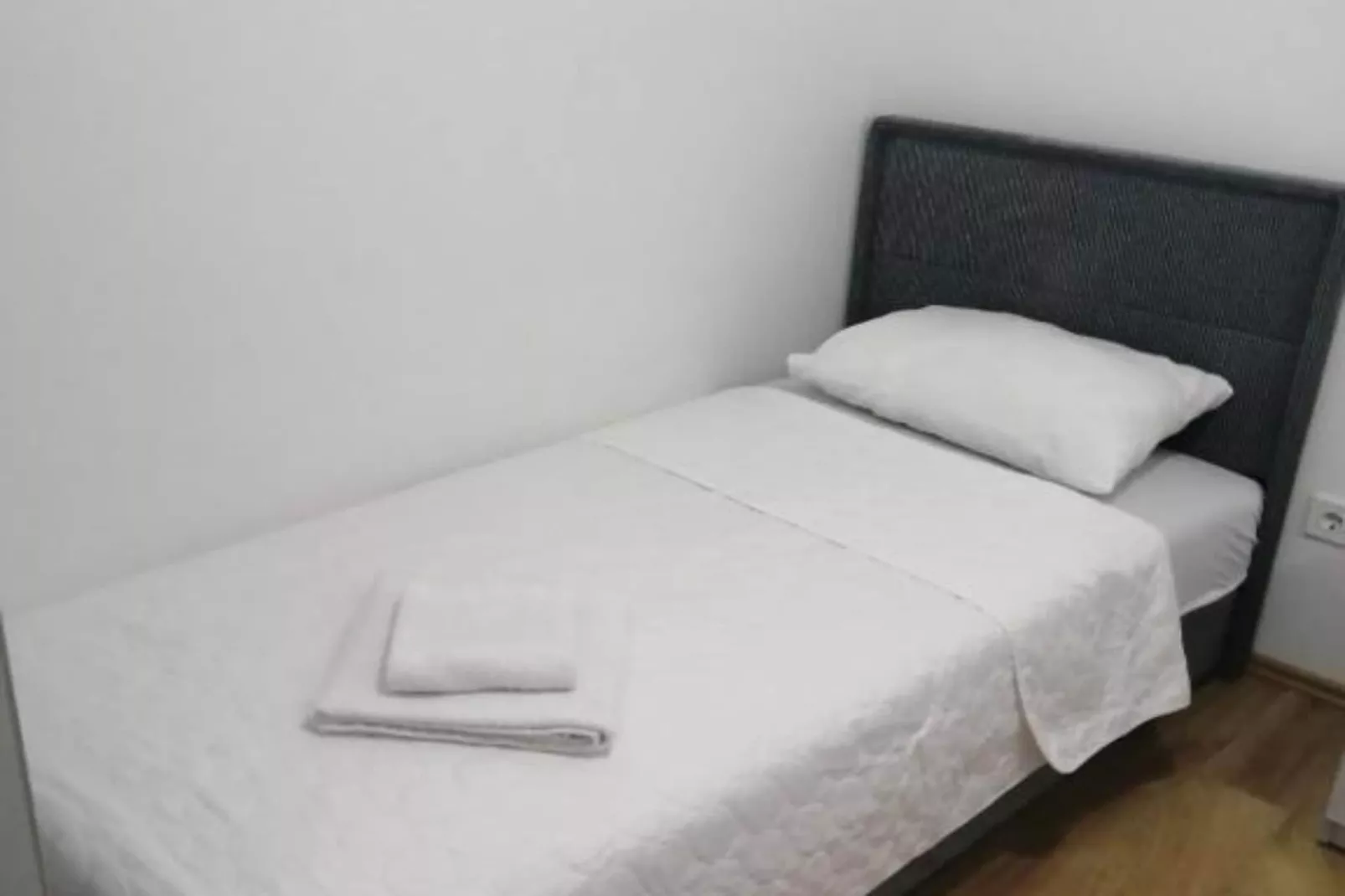 Seaside Serenity – Fresh & Modern Apartments in Igalo -  Three Bedroom Apartment 8-Slaapkamer