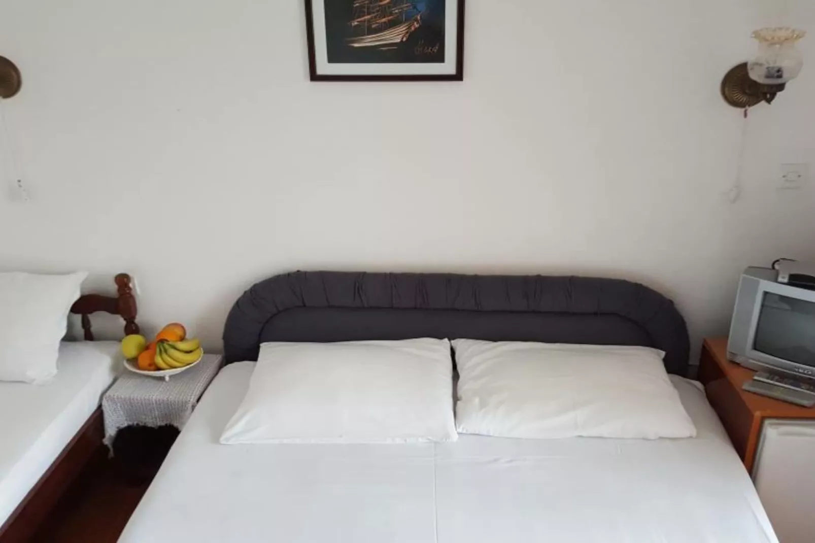 Comfortable Budva Rooms with Easy Access to Sveti Stefan - Triple Room 5
